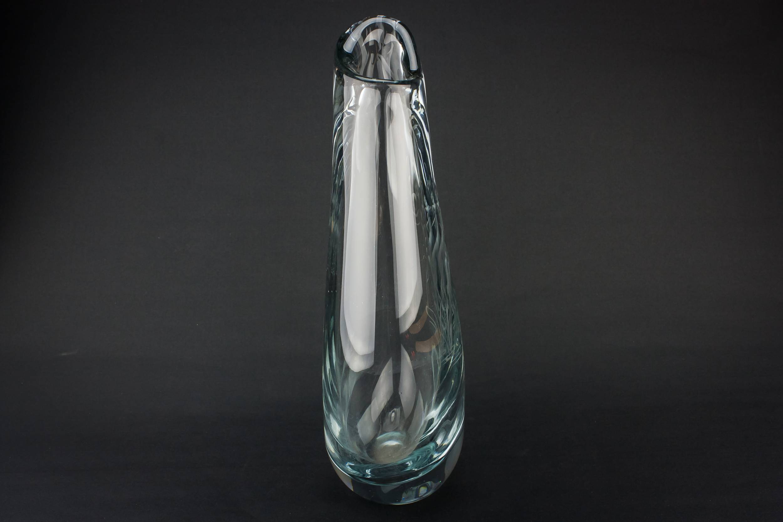 Modernist Vintage Glass — Tall drop vase 3