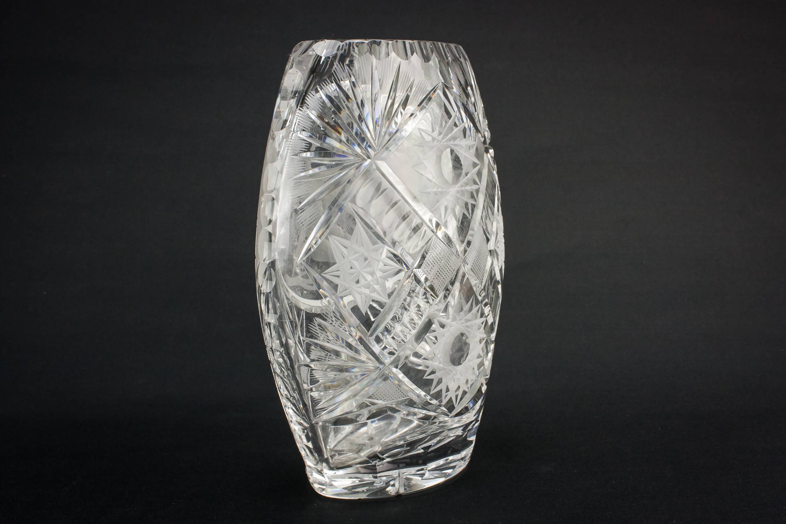 Glass Slick Pheasant — Cut glass vase 2