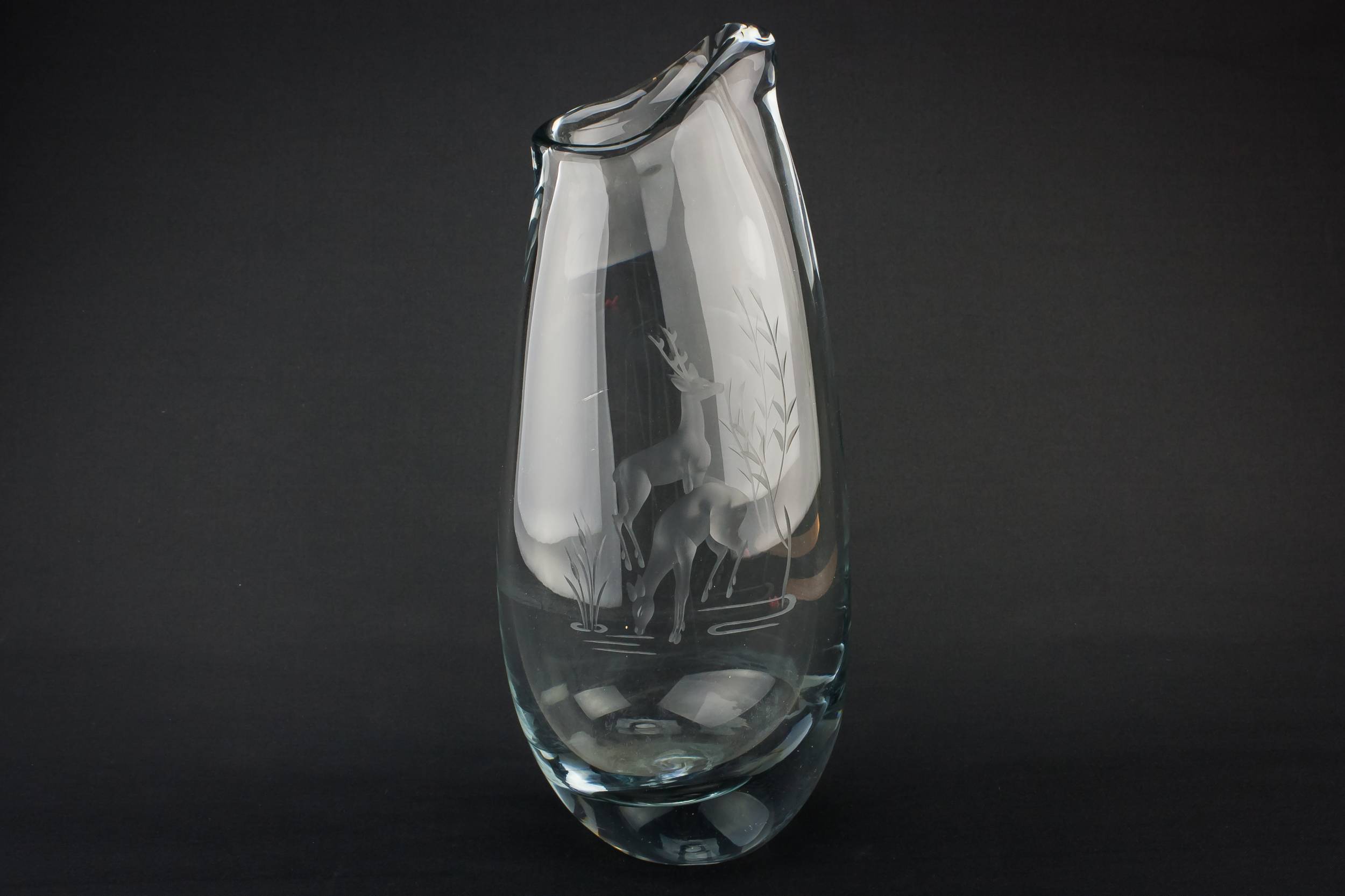 Modernist Vintage Glass — Tall drop vase