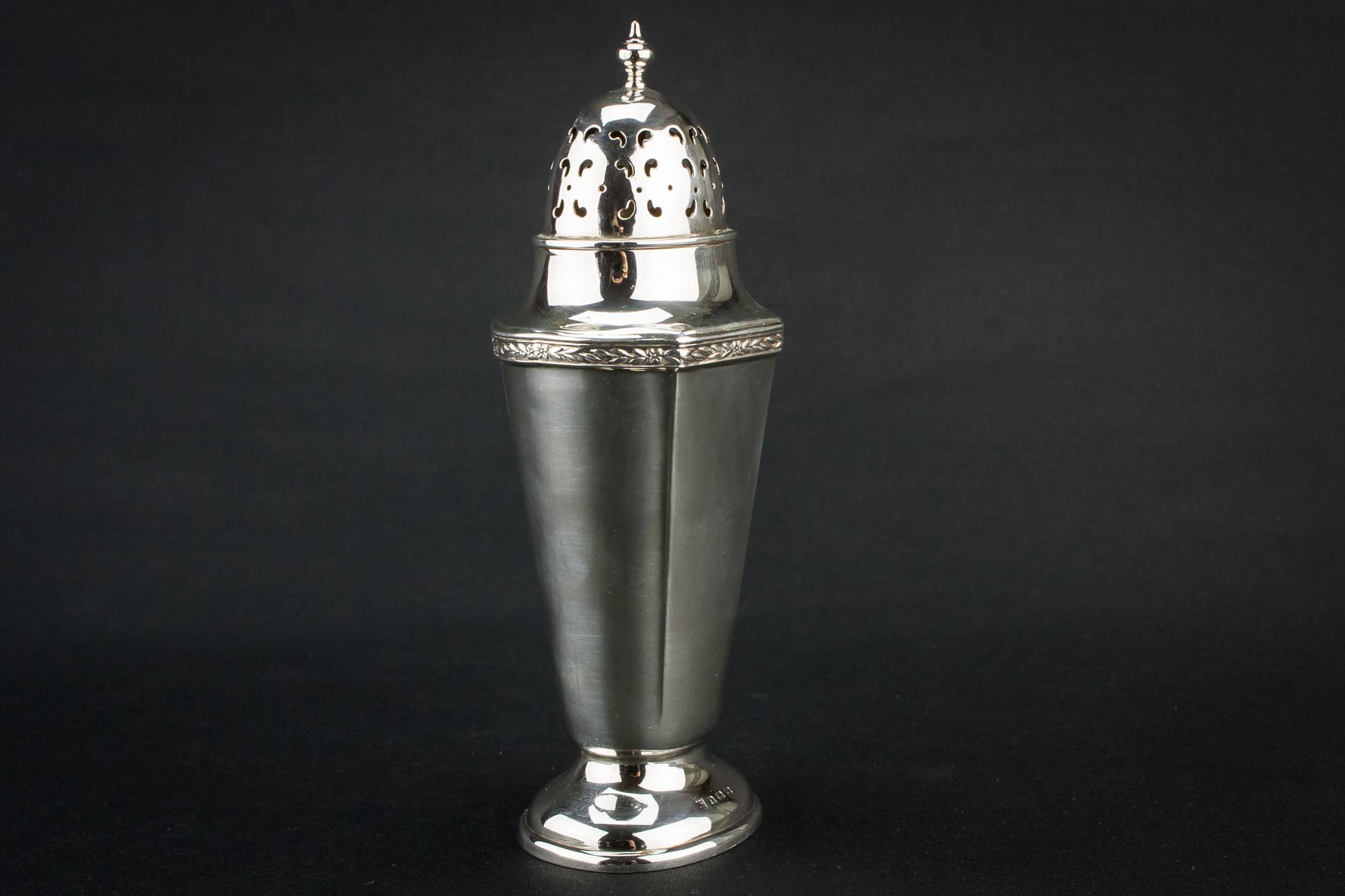 Sterling Silver Classical — Art Deco sugar caster 1