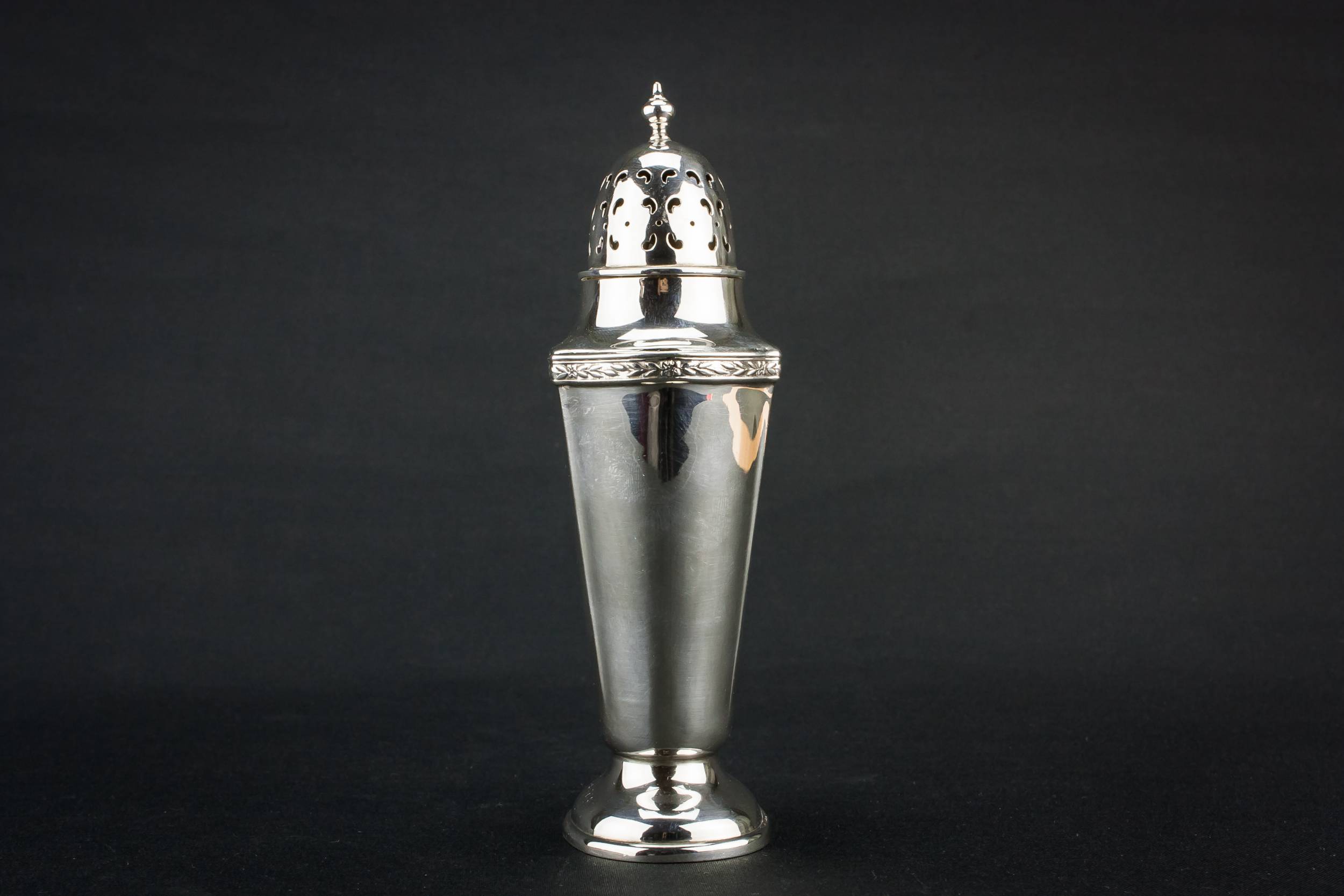 Sterling Silver Classical — Art Deco sugar caster 2