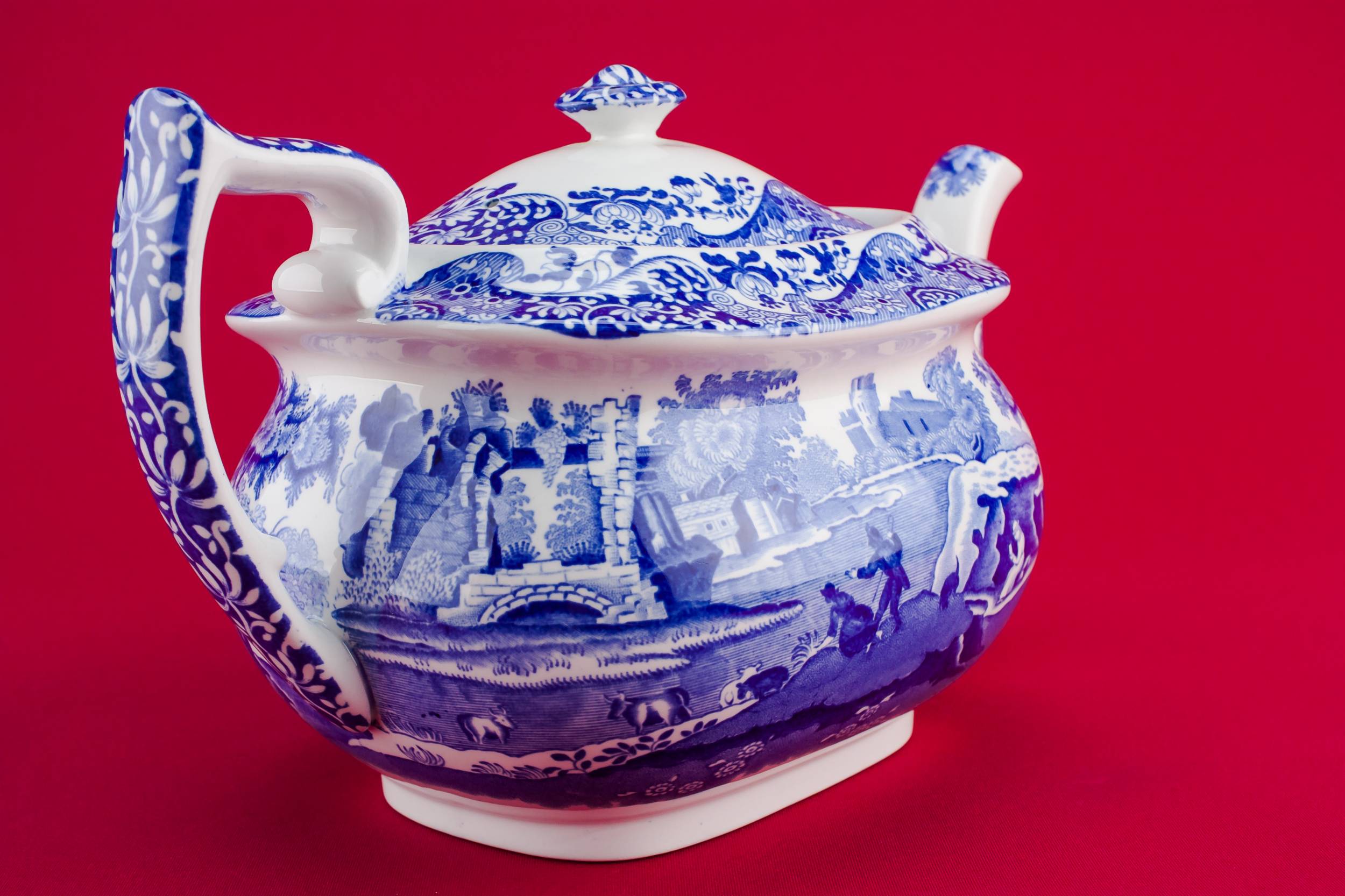 Classical Retro Spodes — Retro pottery teapot 1