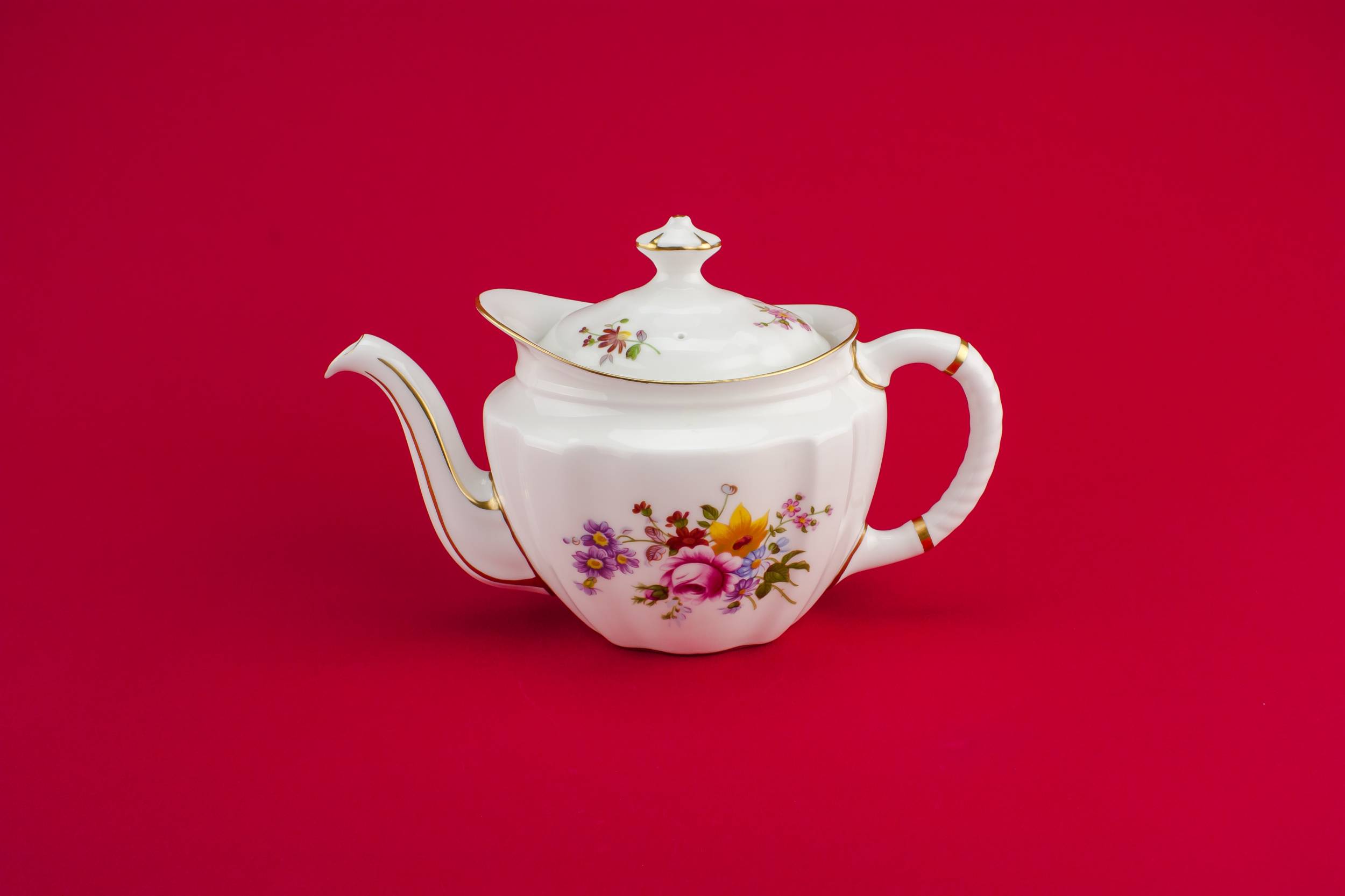 Elegant Vintage Small — Bone china retro teapot