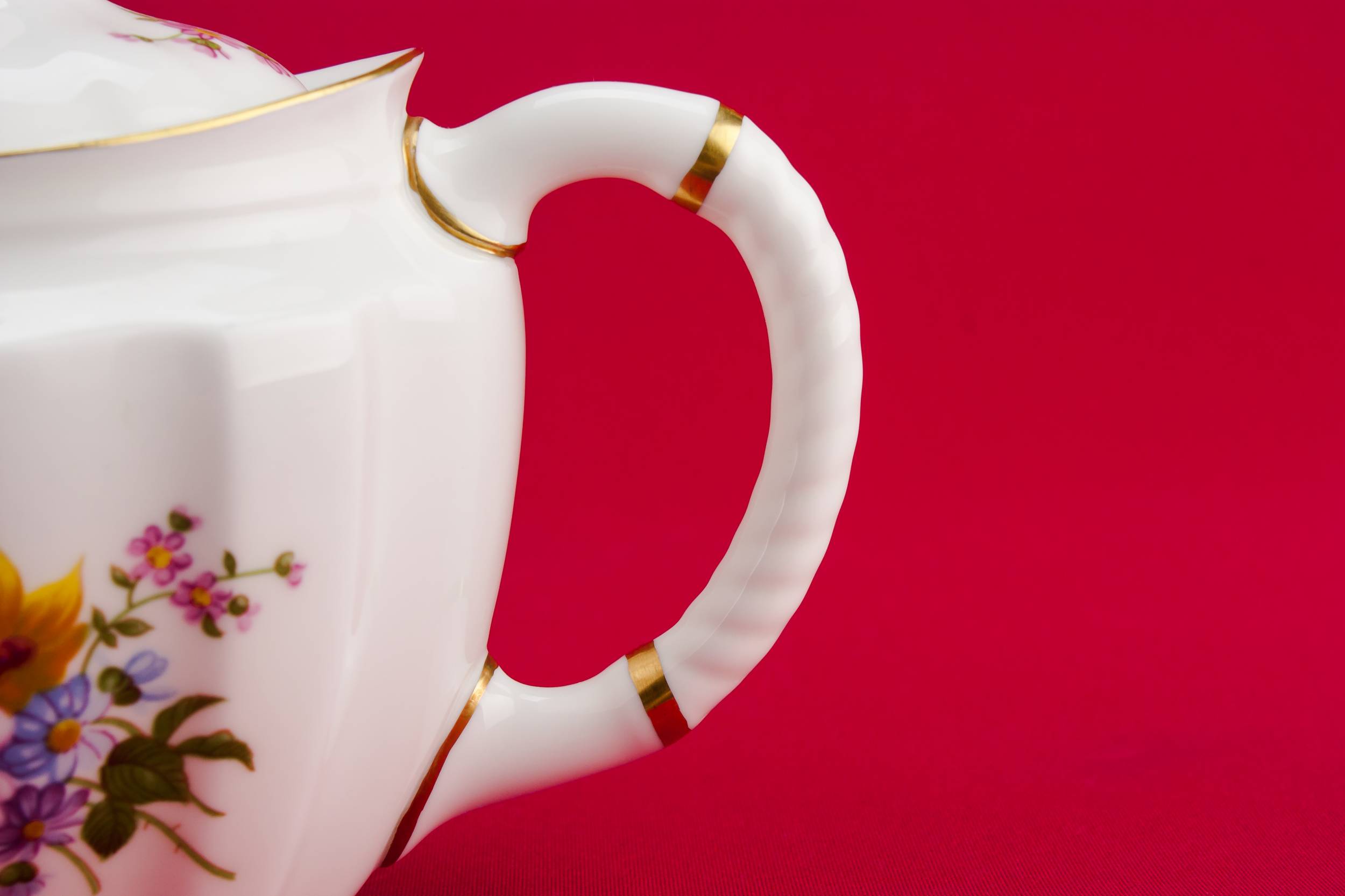 Elegant Vintage Small — Bone china retro teapot 3