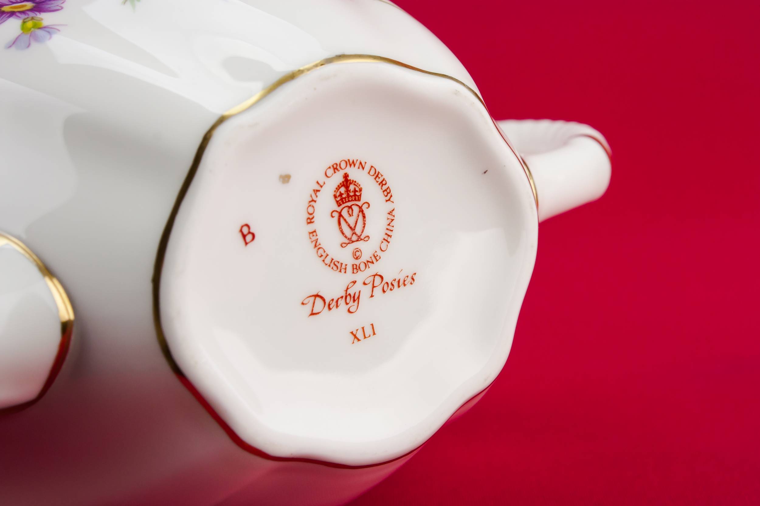 Elegant Vintage Small — Bone china retro teapot 4