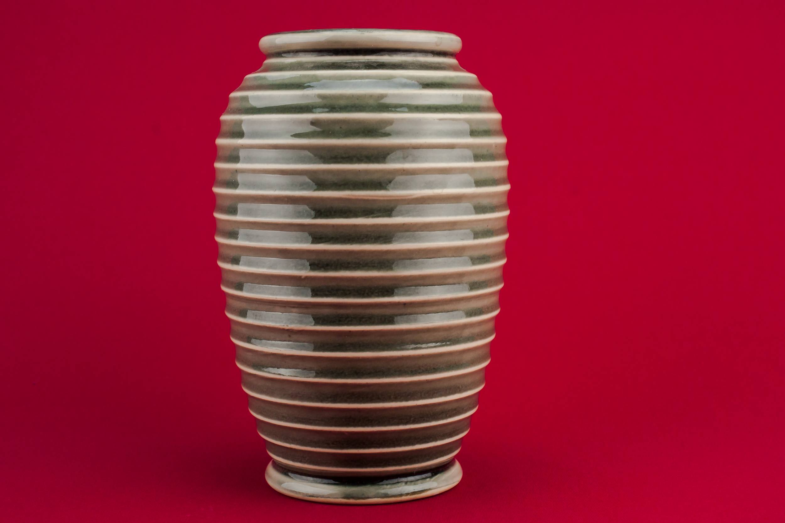 Vintage Beautiful Pottery — Modernist pottery vase 1