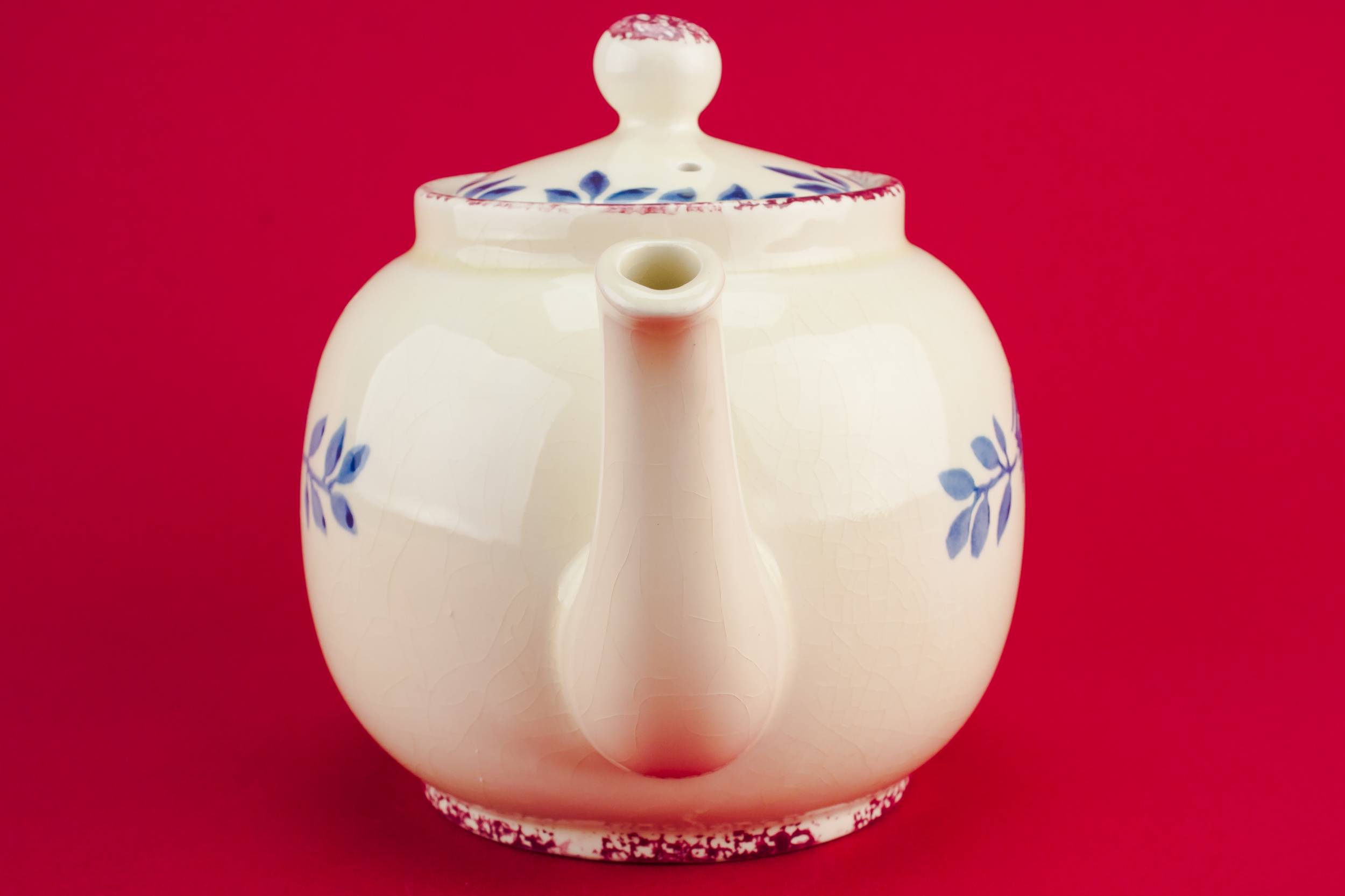 Traditional Vintage TEAPOT — Cockerel pottery teapot 2