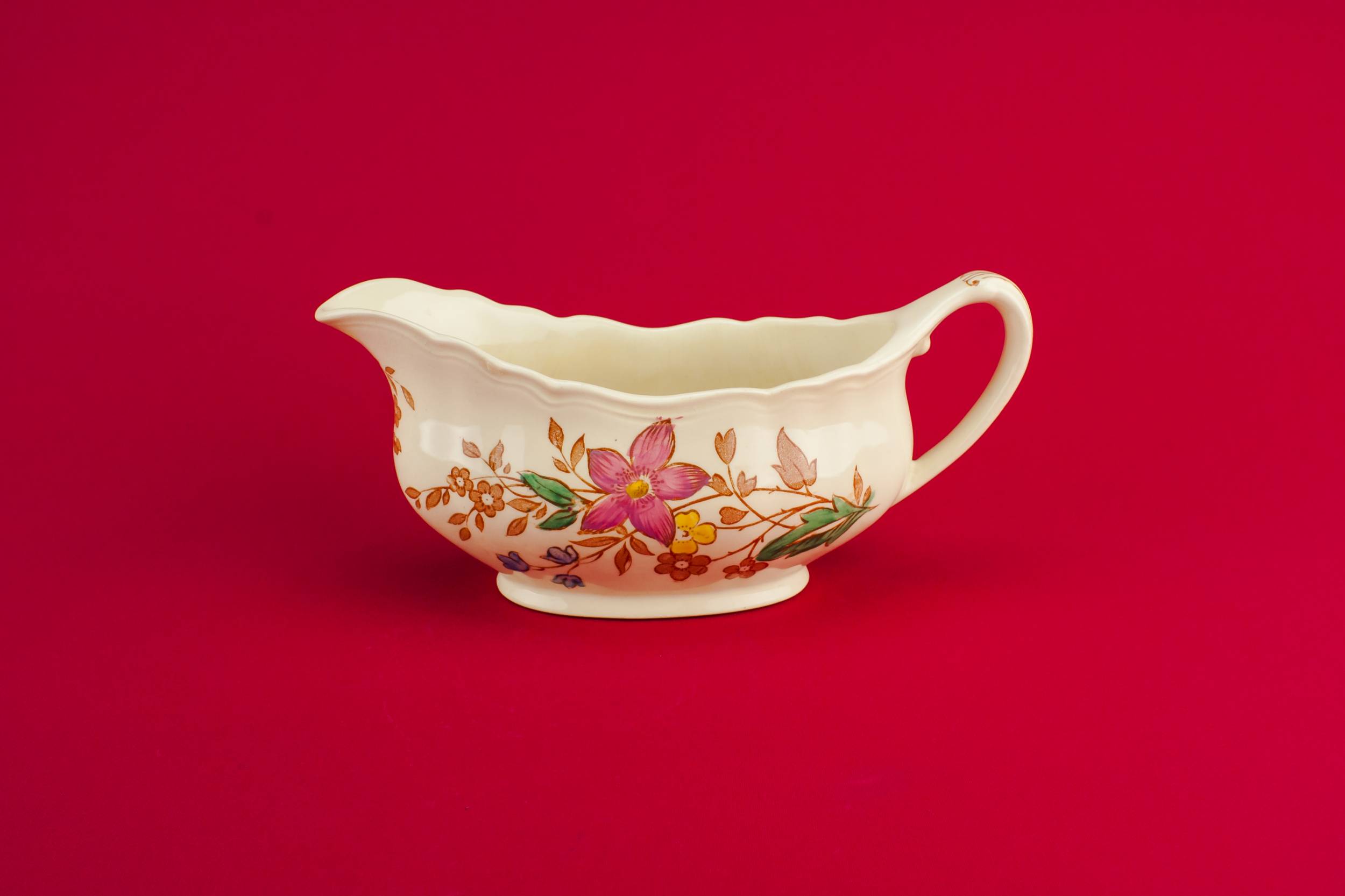 Vintage Charming GRAVY — Art Deco pottery gravy boat