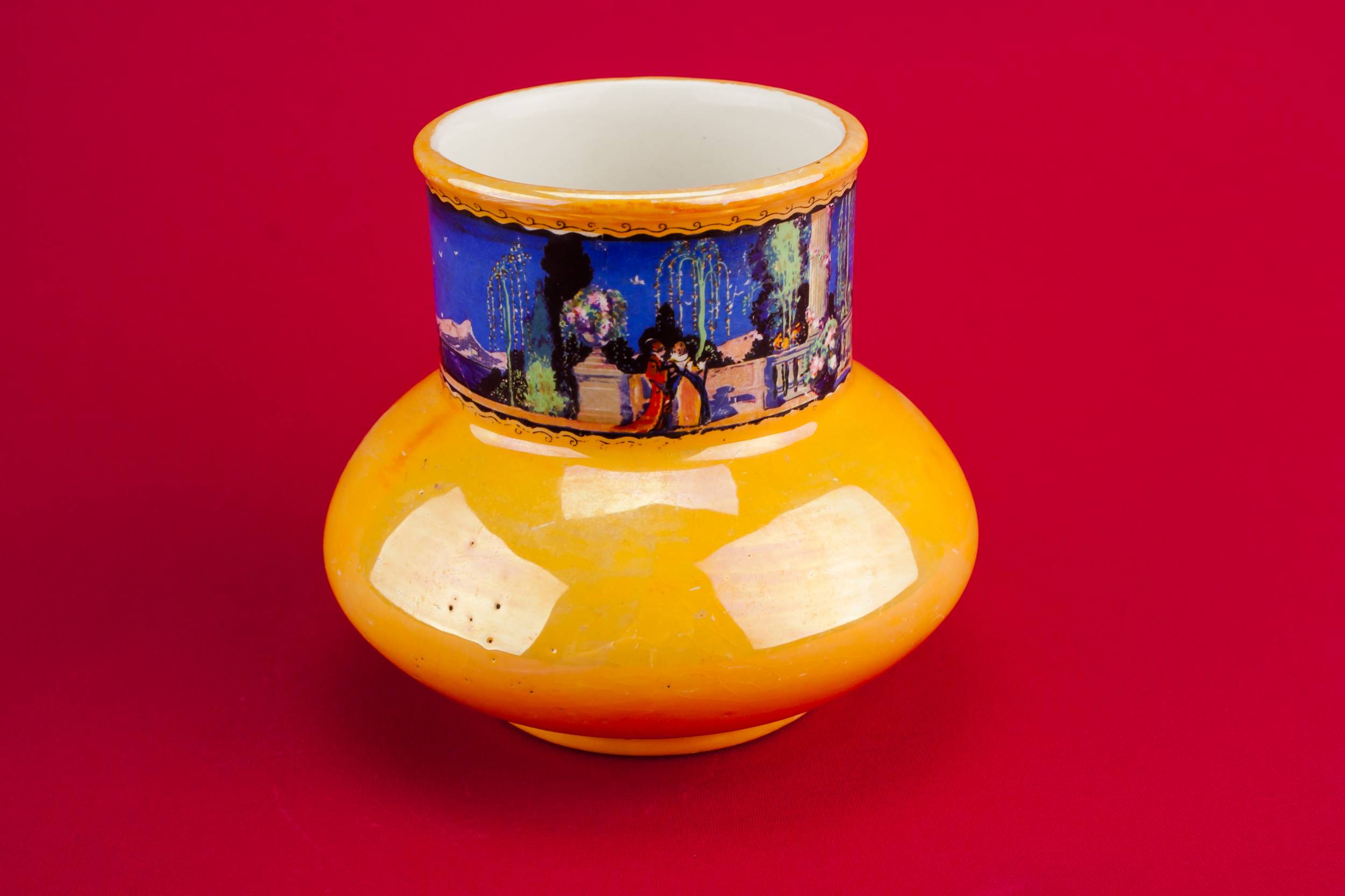 Attractive Vintage Pottery — Small pottery vase