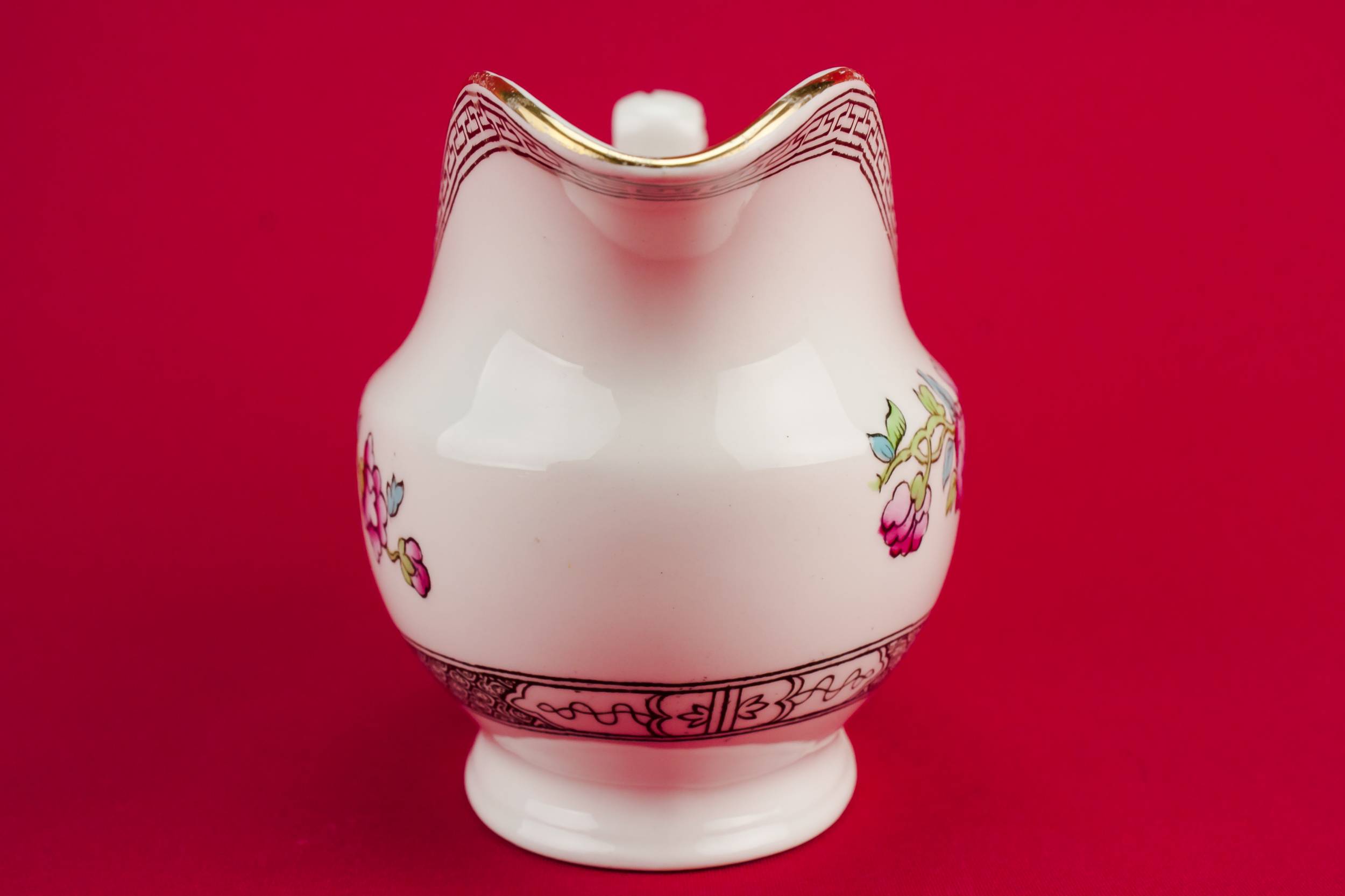 Vintage Pottery GRAVY — Traditional pottery gravy boat 2