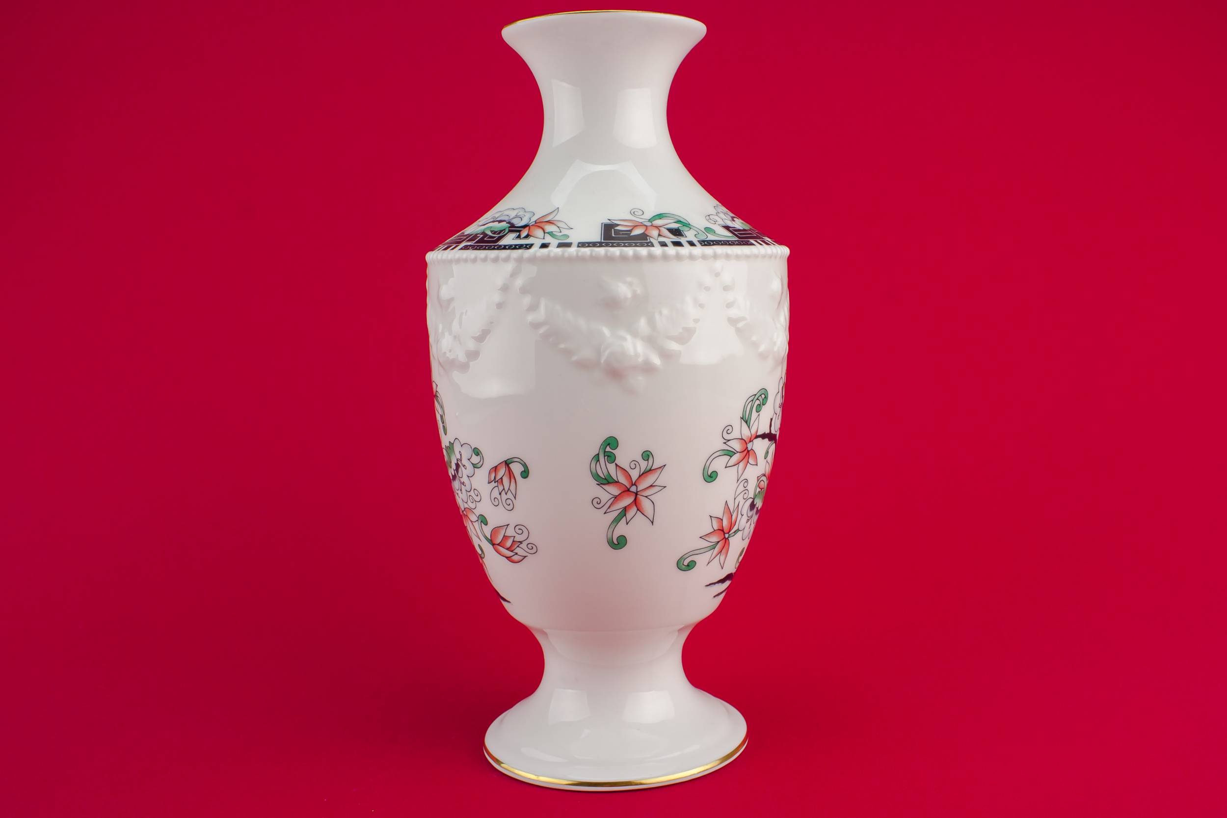 Classical Bone China — Bone china Modernist vase 1