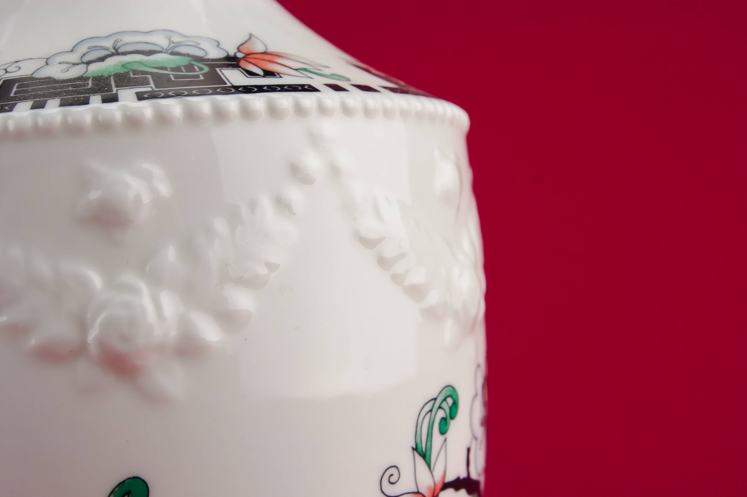Classical Bone China — Bone china Modernist vase 3