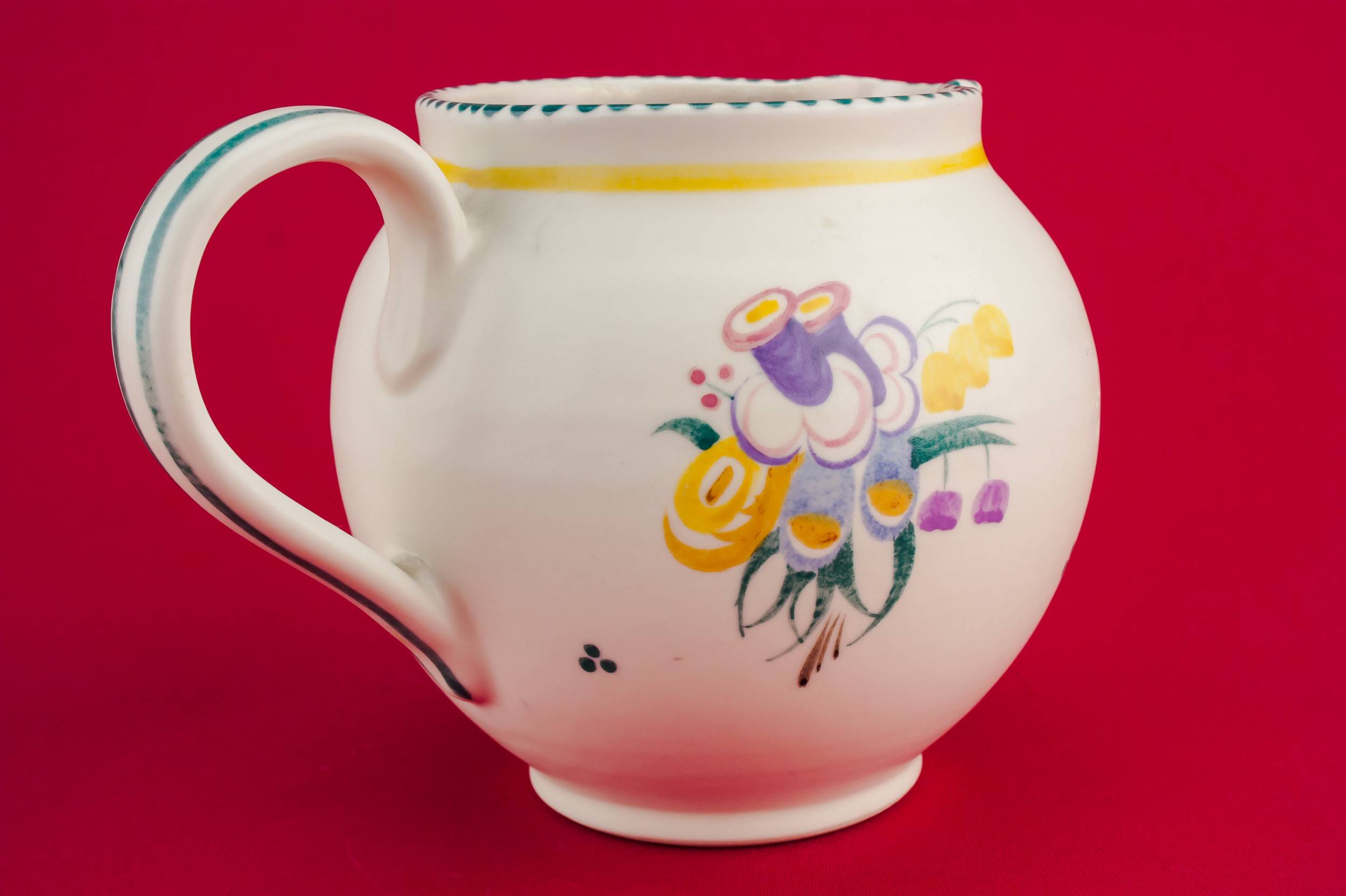 Cream 0.3L Poole — Small flotal jug 1