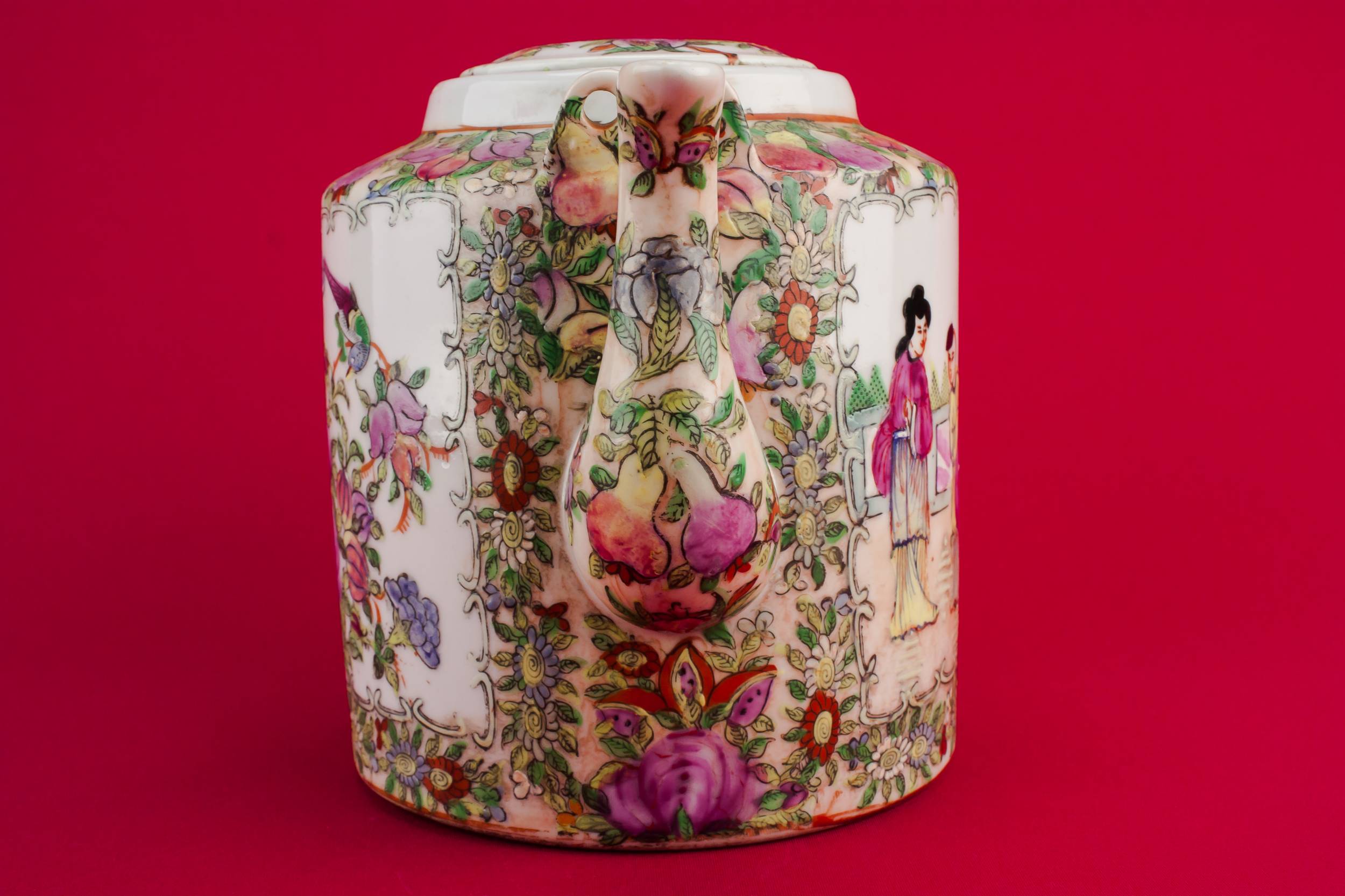 Famille Rose Beautiful — Small porcelain teapot 2