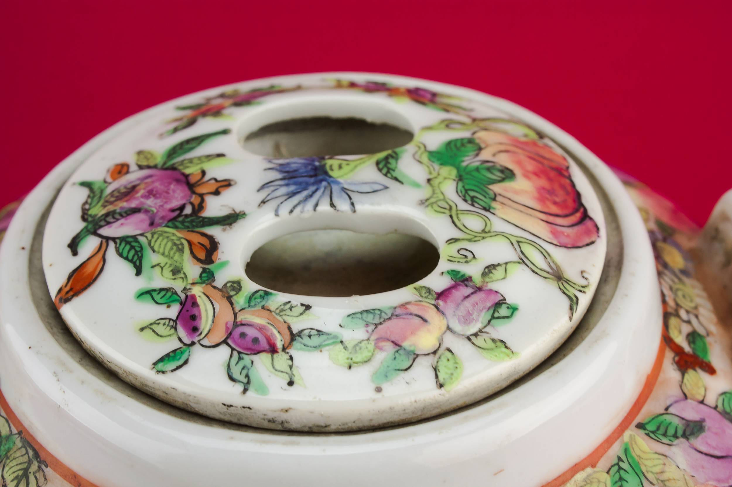 Famille Rose Beautiful — Small porcelain teapot 3