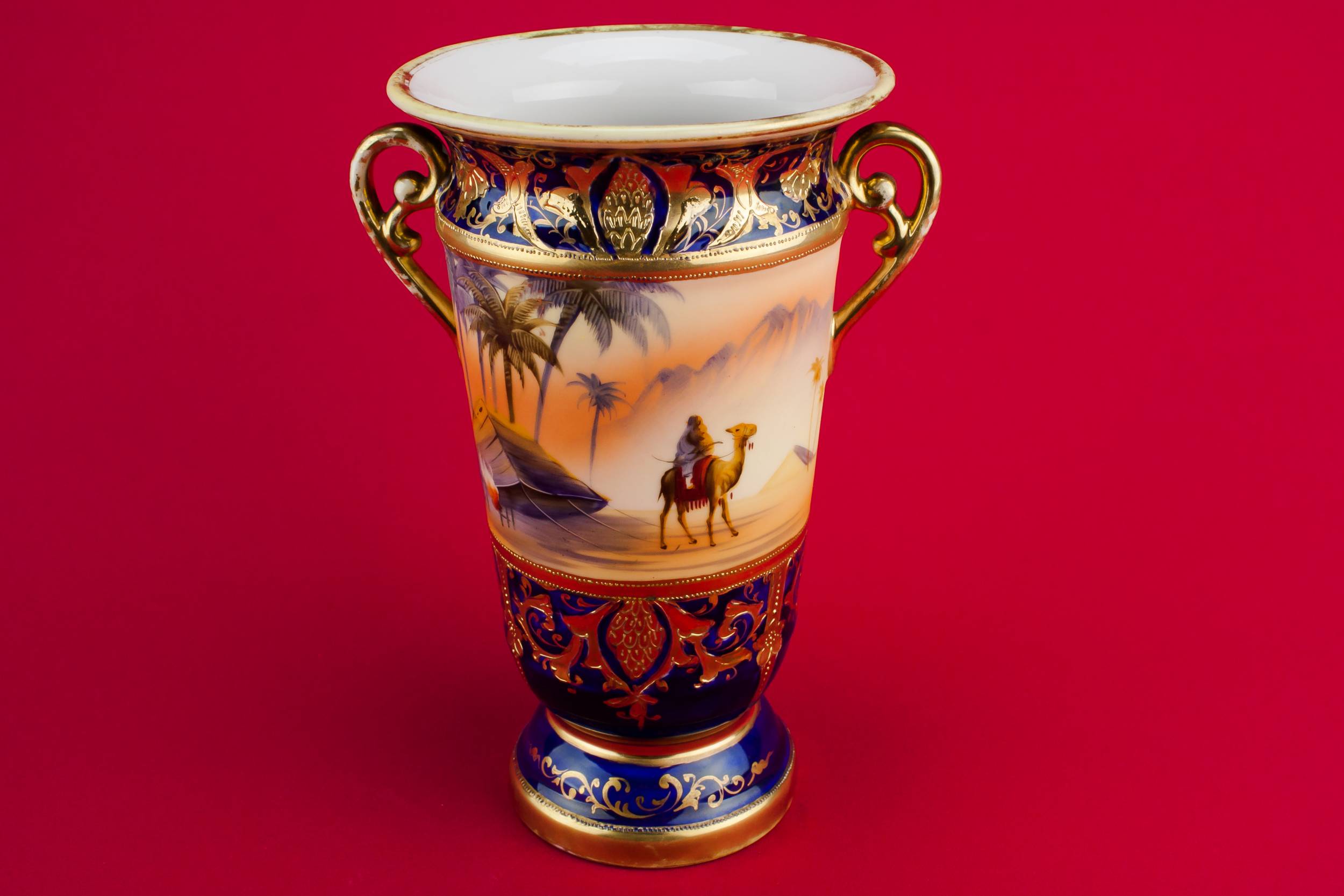 Vintage Elegant VASE — Medium porcelain vase