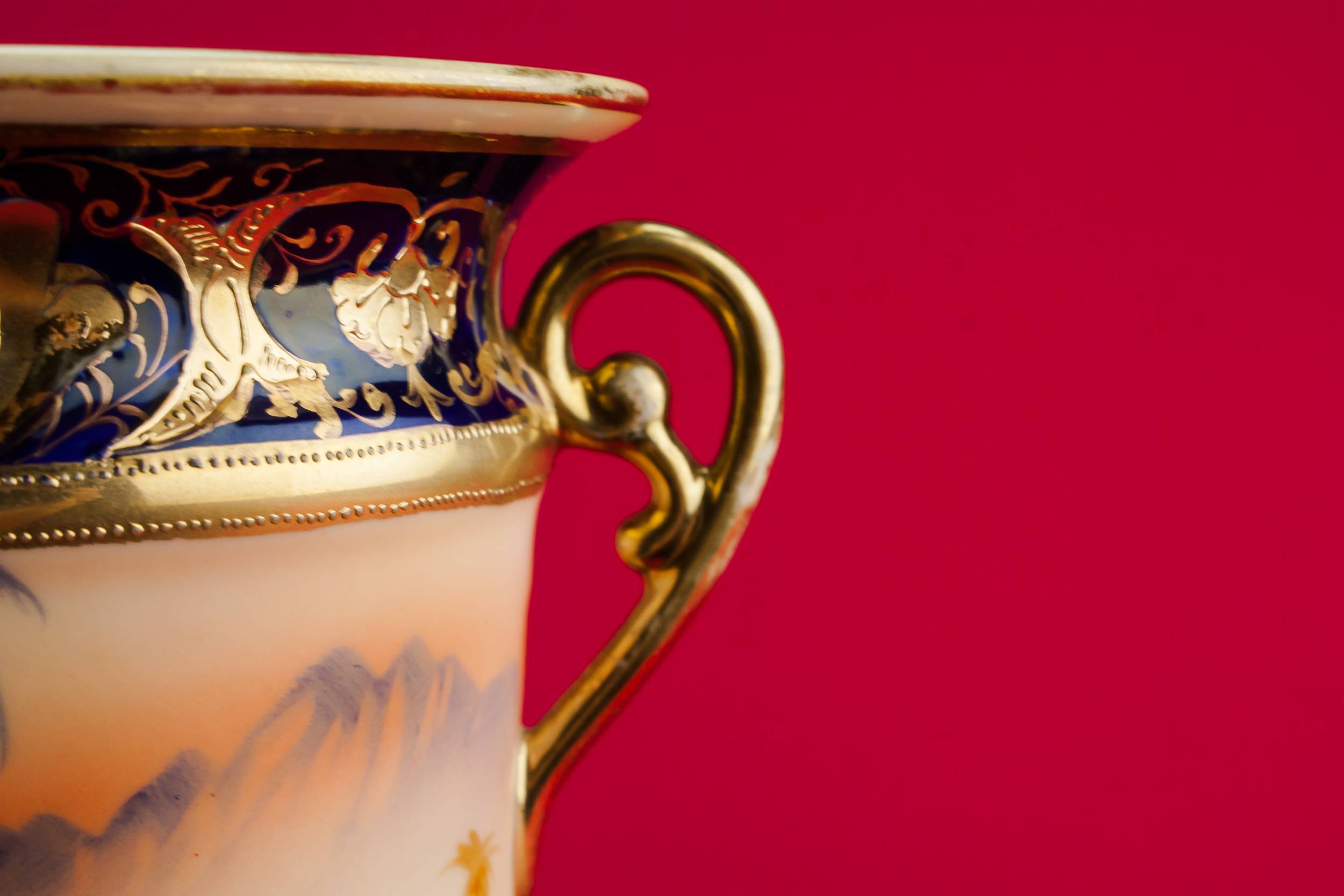 Vintage Elegant VASE — Medium porcelain vase 3
