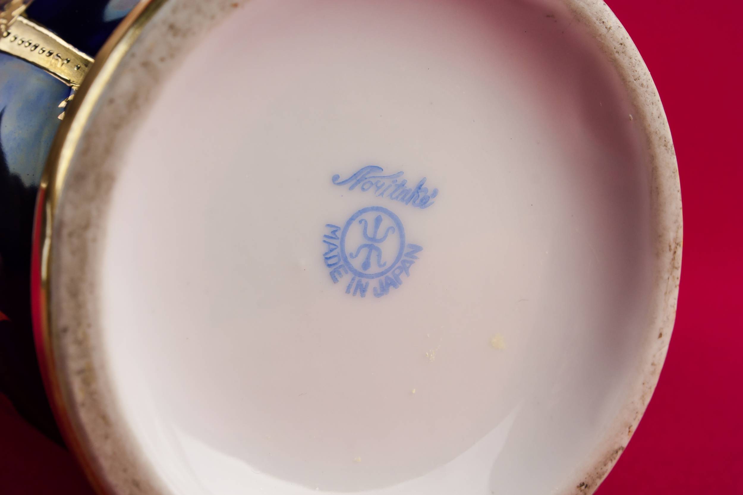 Vintage Elegant VASE — Medium porcelain vase 4