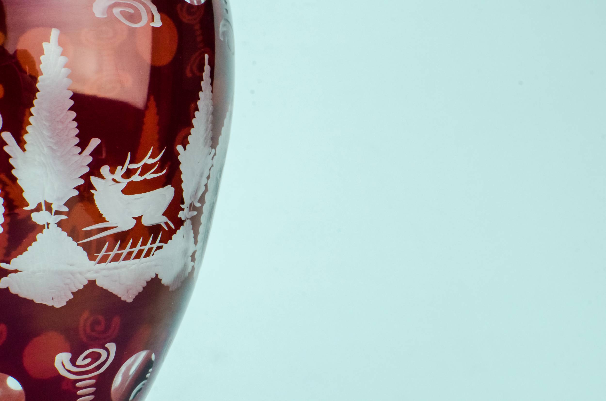 Antique Victorian Glass — Large red glass vase 3