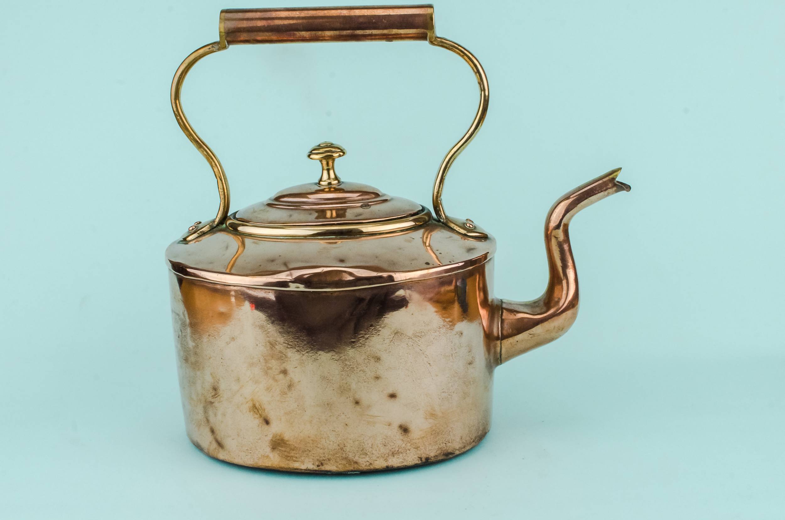 High Victorian Antique — Large High Victorian kettle 2