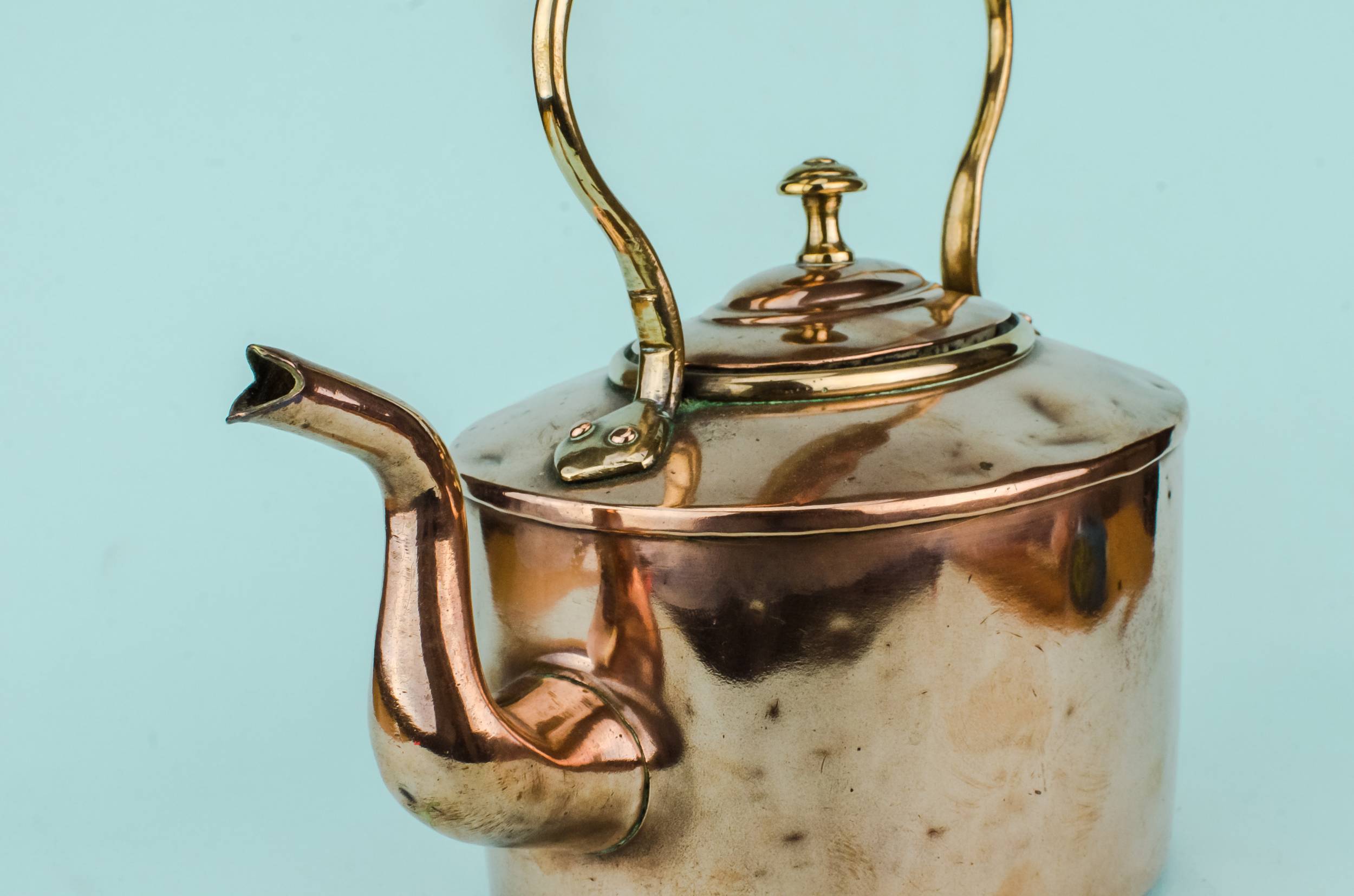 High Victorian Antique — Large High Victorian kettle 3