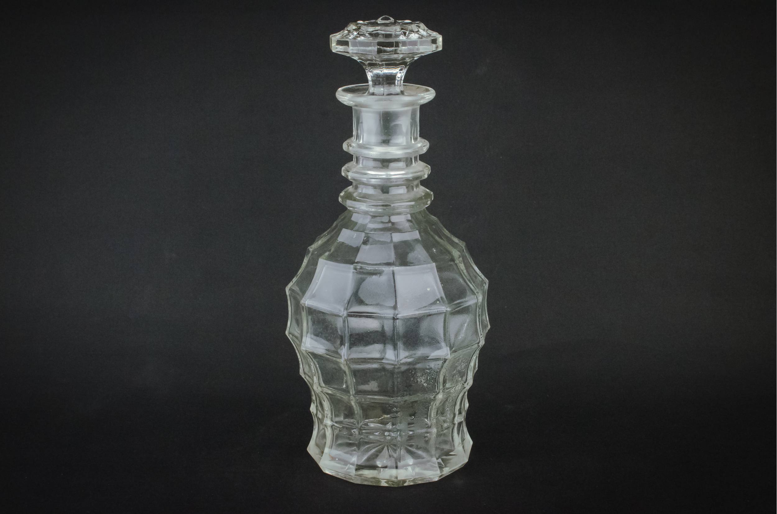 Art Deco Moulded — Moulded glass port decanter 2