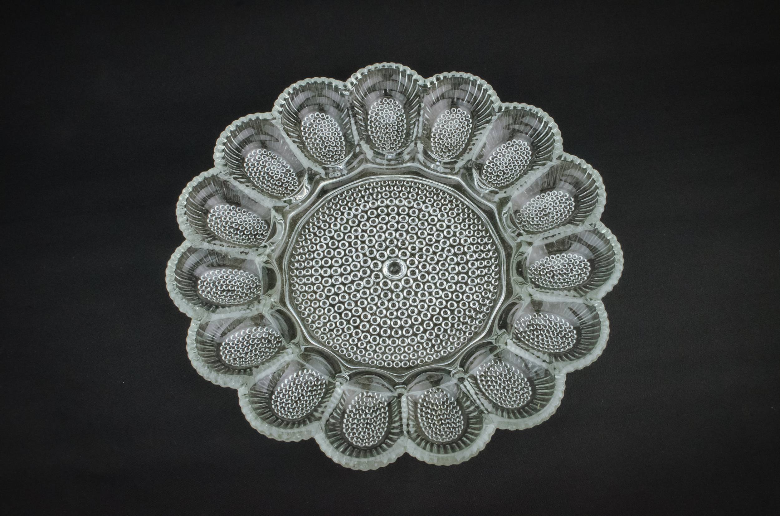Glass Beautiful Hobnail — Retro glass serving dish