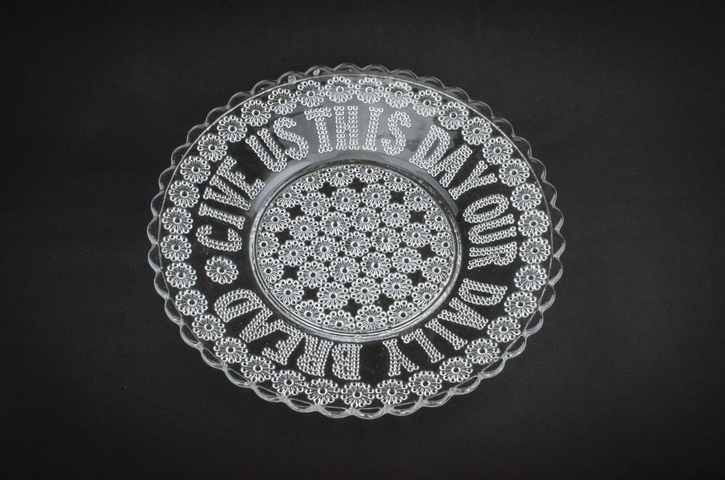Beautiful Antique Serving — Daisy glass serving dish