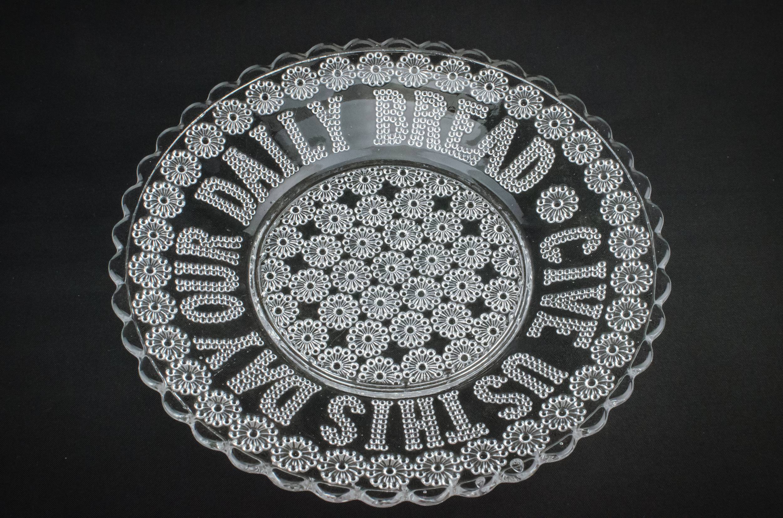 Beautiful Antique Serving — Daisy glass serving dish 2
