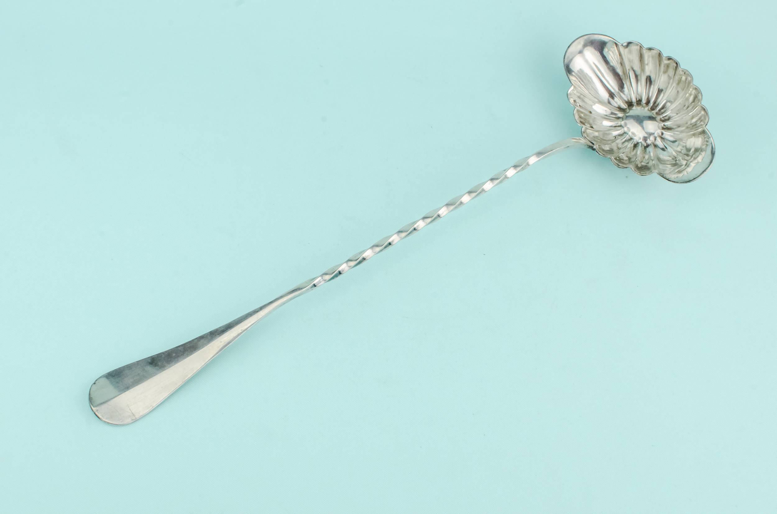 Antique Elegant Cutlery — Silver plated punch ladle 3