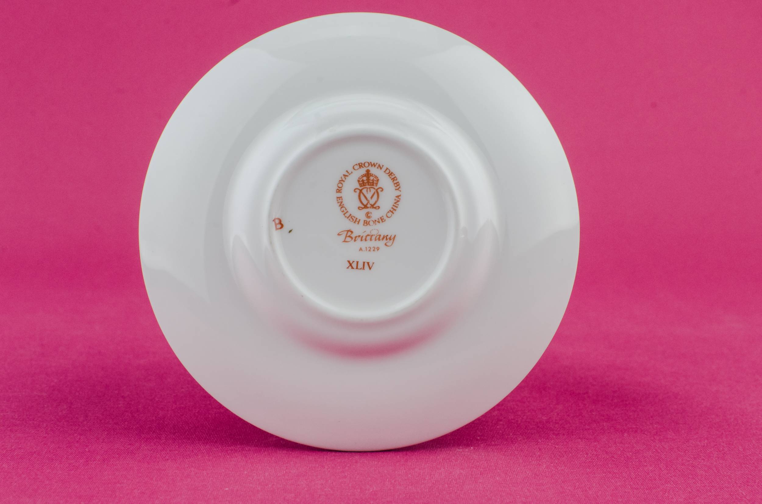 Espresso Vintage Bone — Derby bone china coffee cup 2