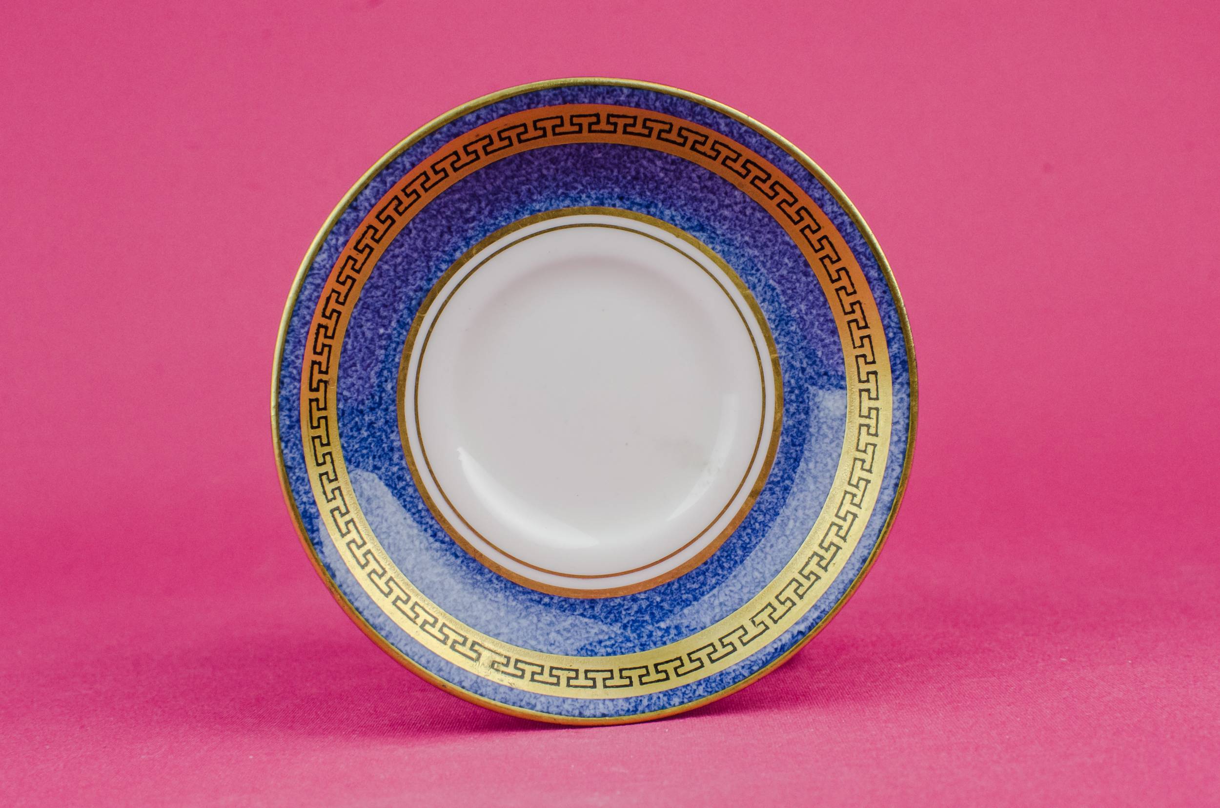 Spectacular Vintage Royal — Art Deco bone china coffee cup 1