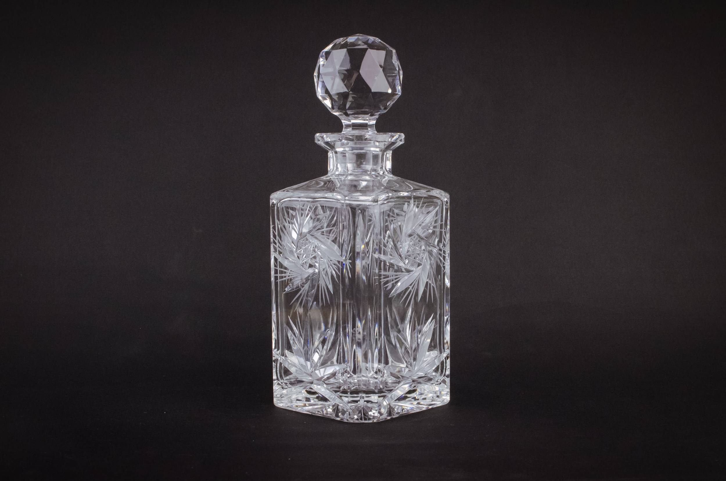 Retro Cut Glass — Cut glass whisky decanter 1