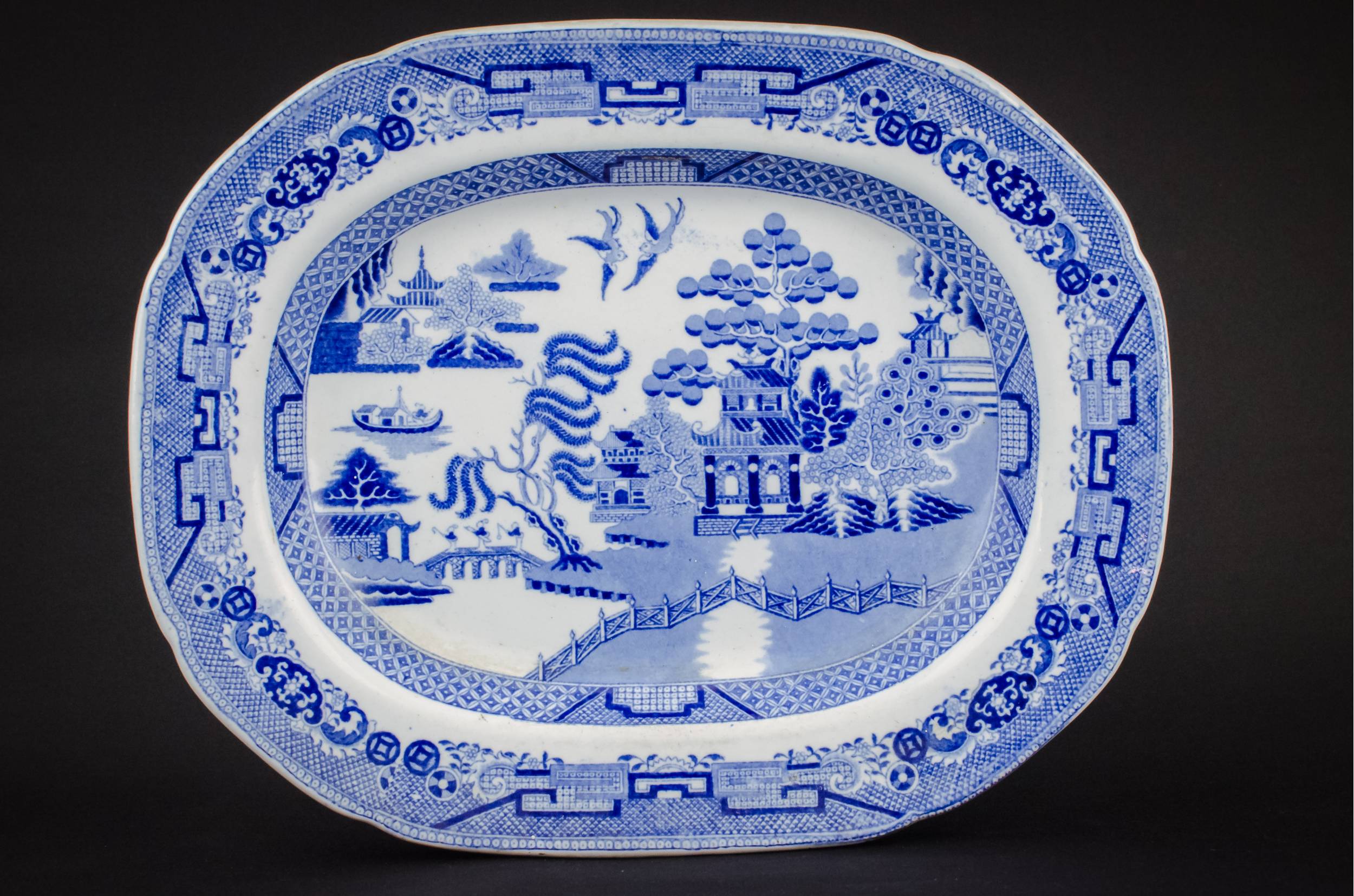 Blue Retro Porcelain — Blue and white platter 2