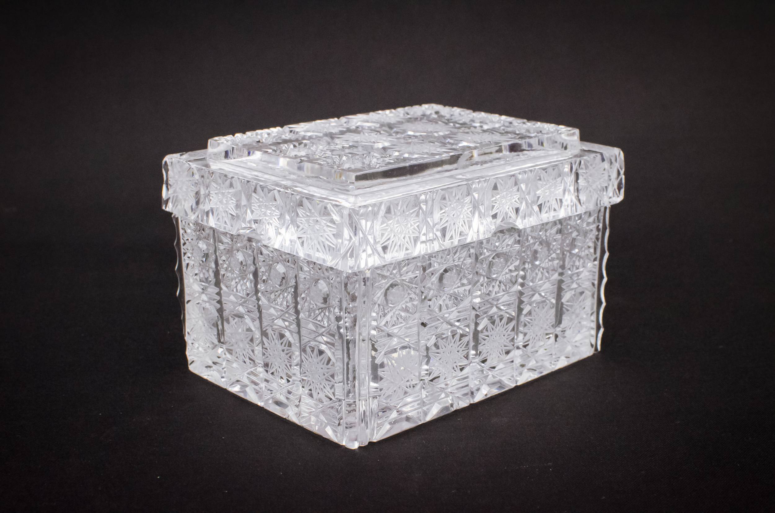 Delightful Vintage Glass — Small glass box 1