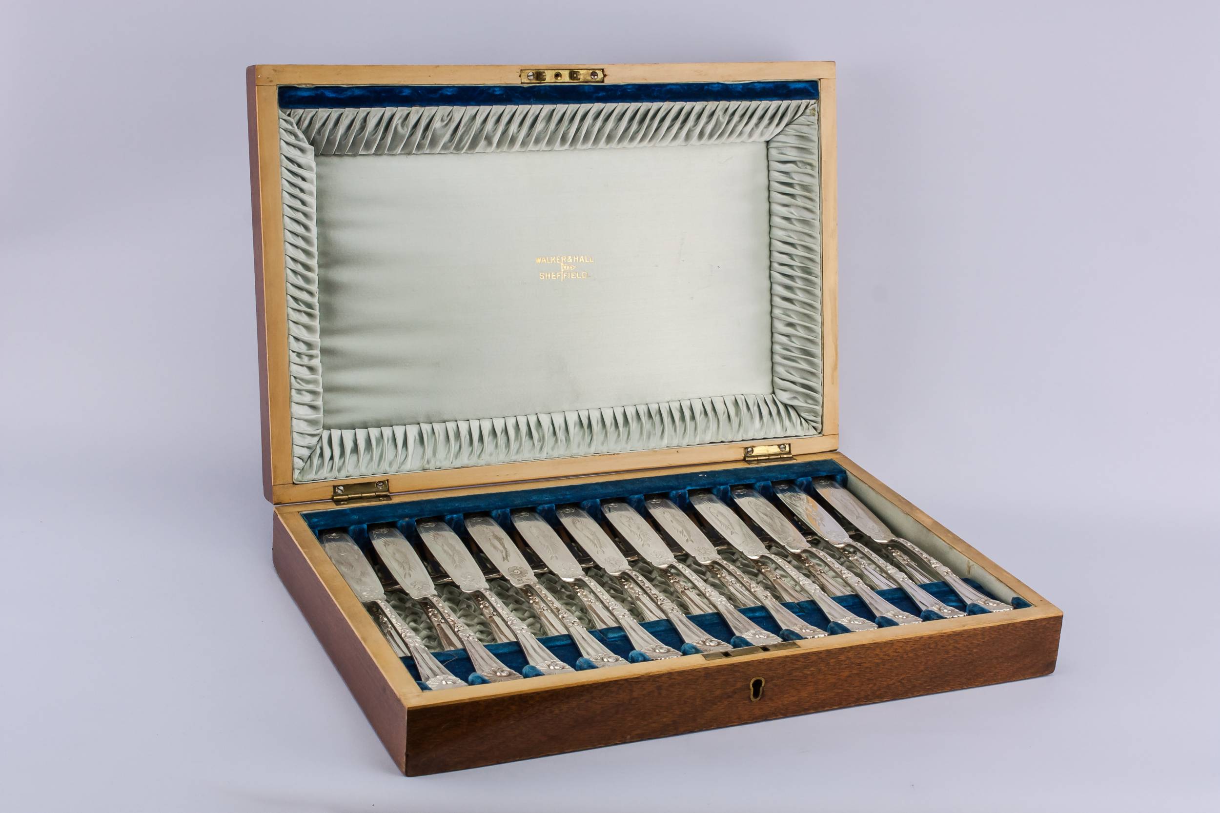 Cutlery set for twelve 1