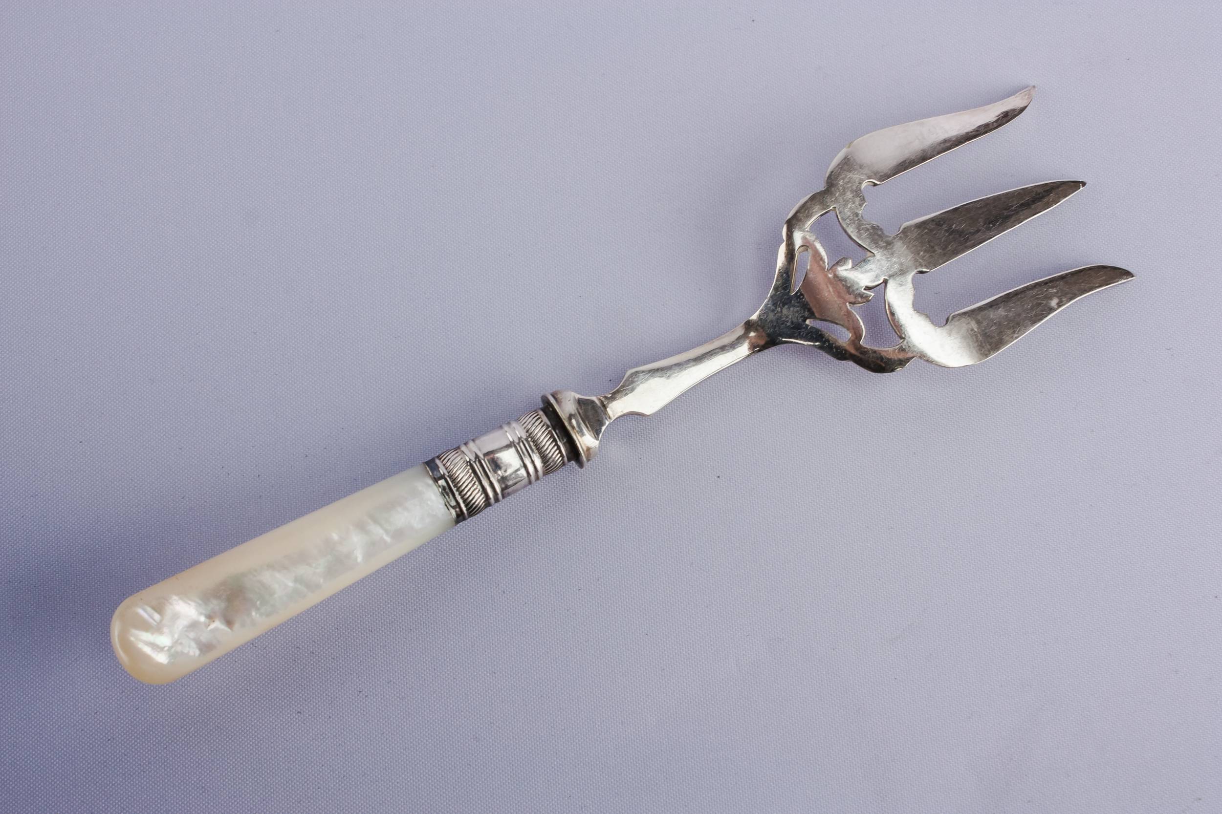Medium serving fork 2