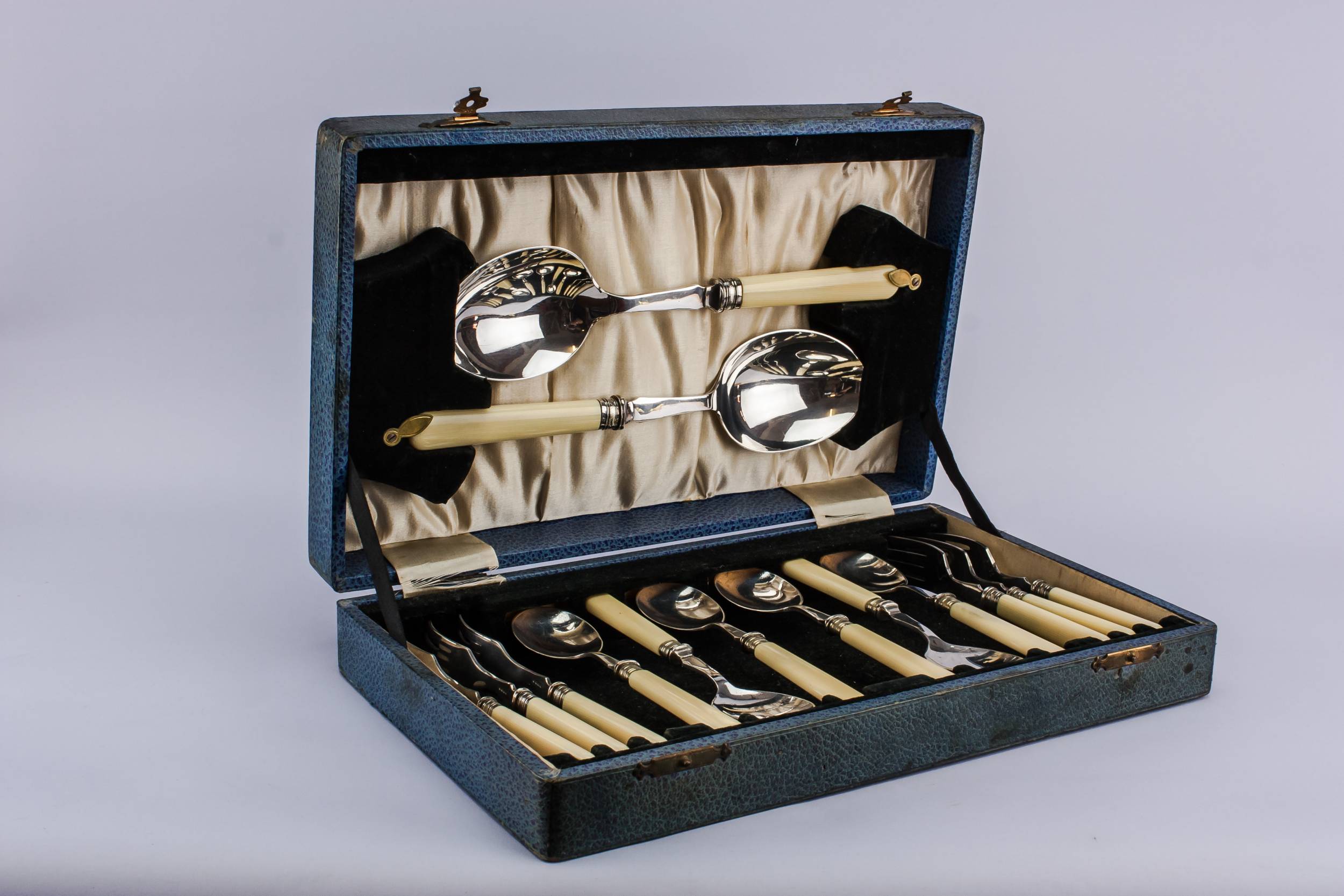 Silver Plated Metal — Cutlery set for six 1
