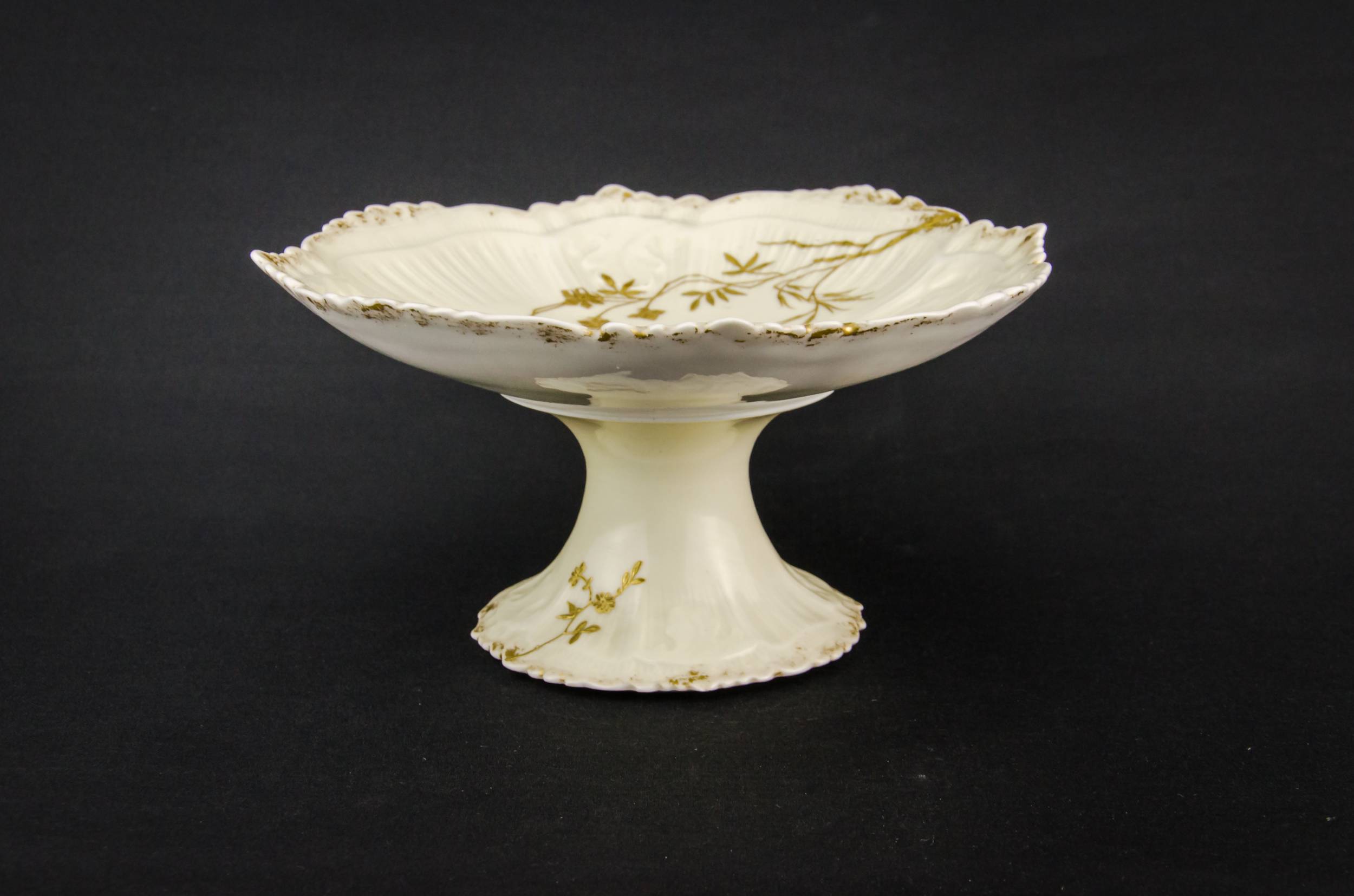 Aesthetic Movement Medium — Gilded serving stem bowl