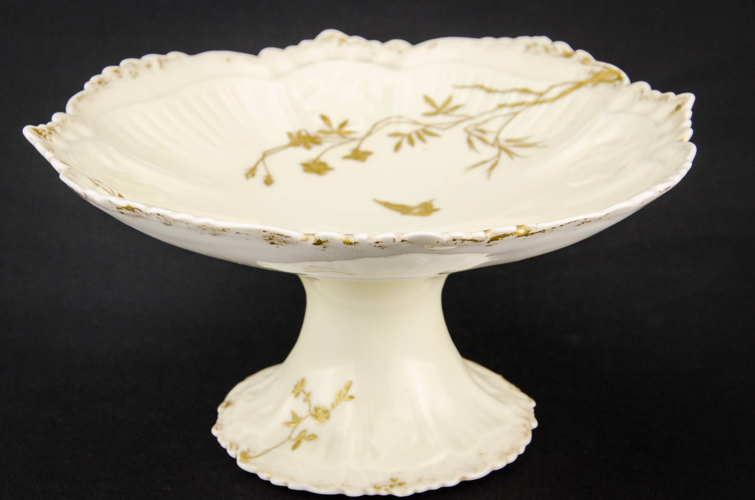 Aesthetic Movement Medium — Gilded serving stem bowl 1