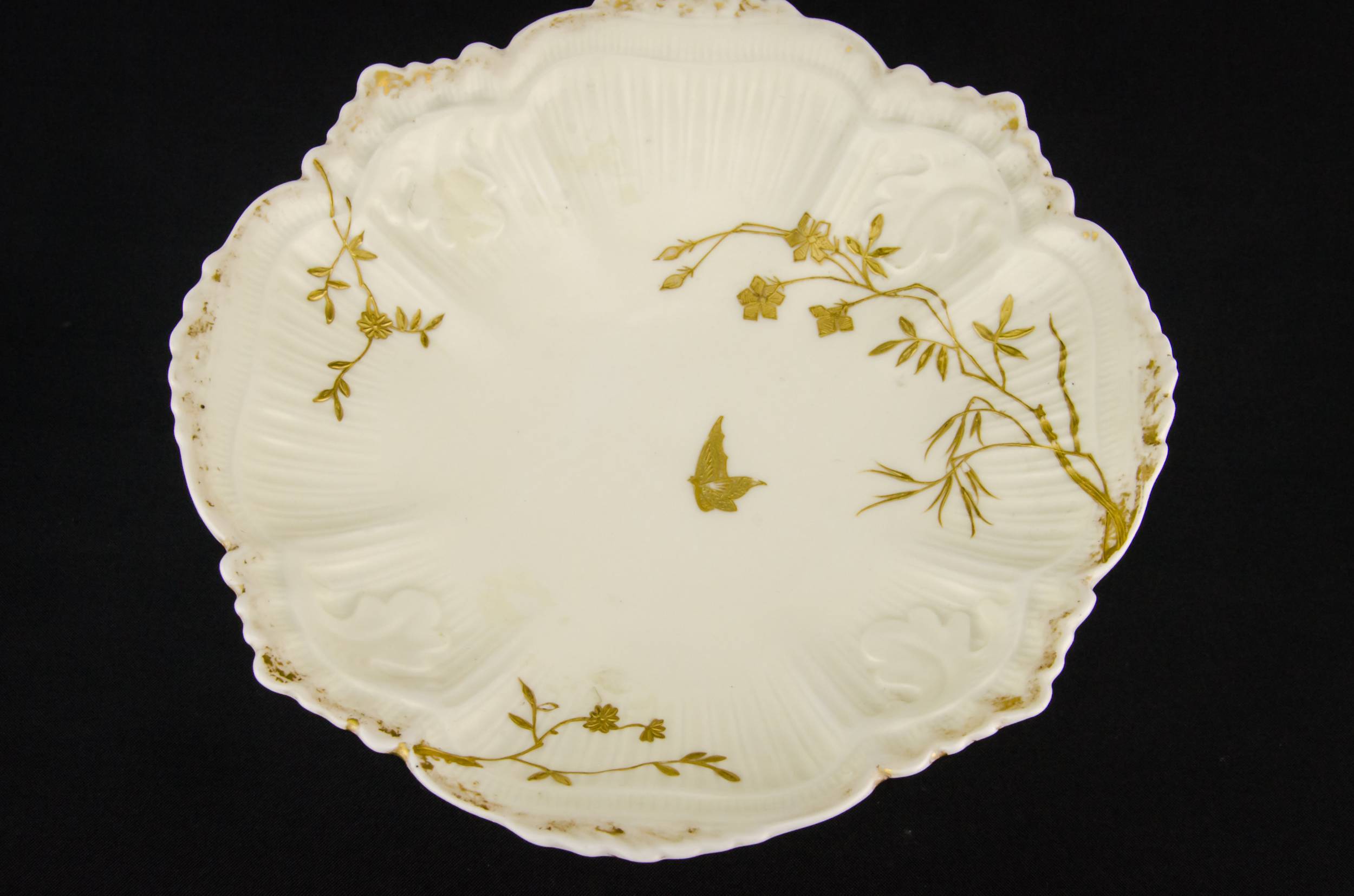 Aesthetic Movement Medium — Gilded serving stem bowl 3
