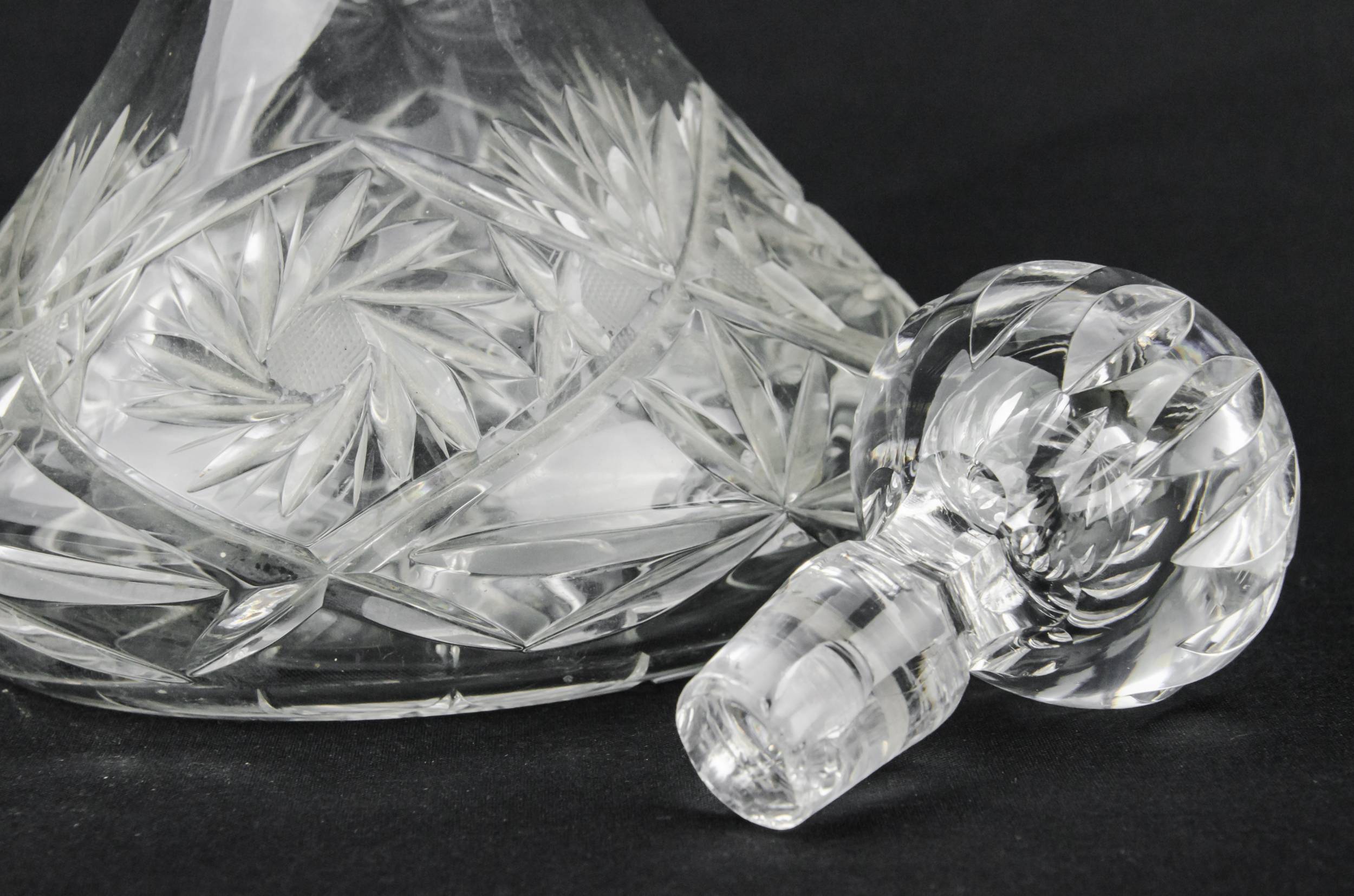 Pyramid Vintage Sherry — Cut glass sherry ship decanter 1