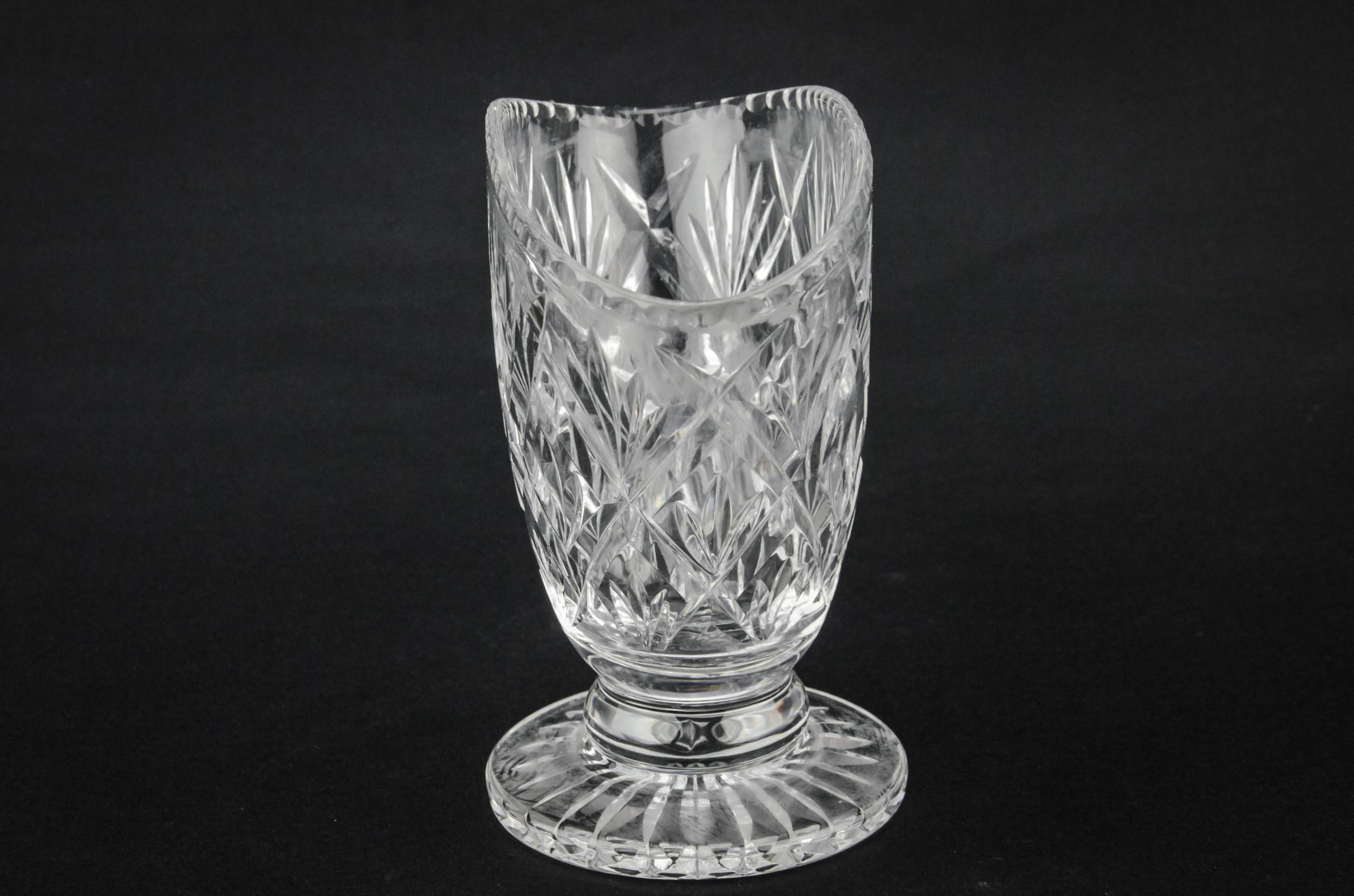 Charming Vintage Crosshatch — Cut glass vase 2