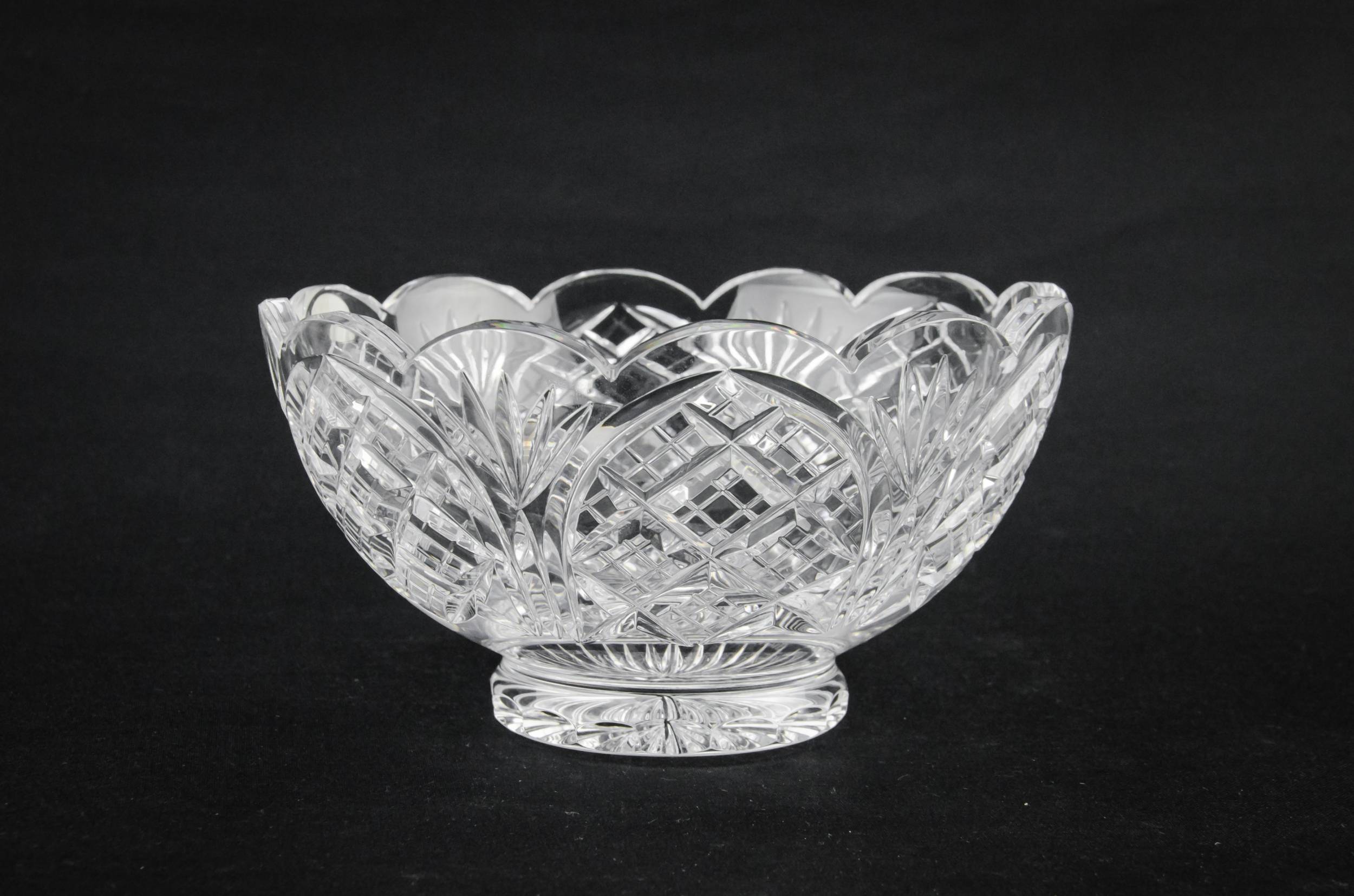 Vintage Classical Cut — Retro cut glass serving bowl