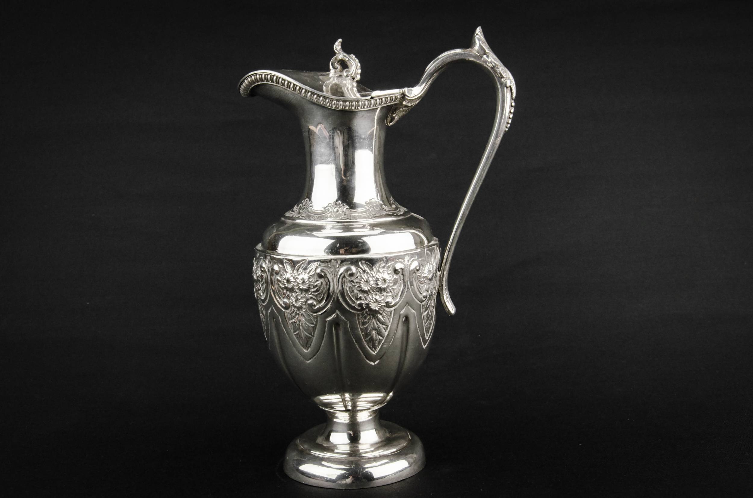 Charming Silver Plated — Silver plated metal water jug 5