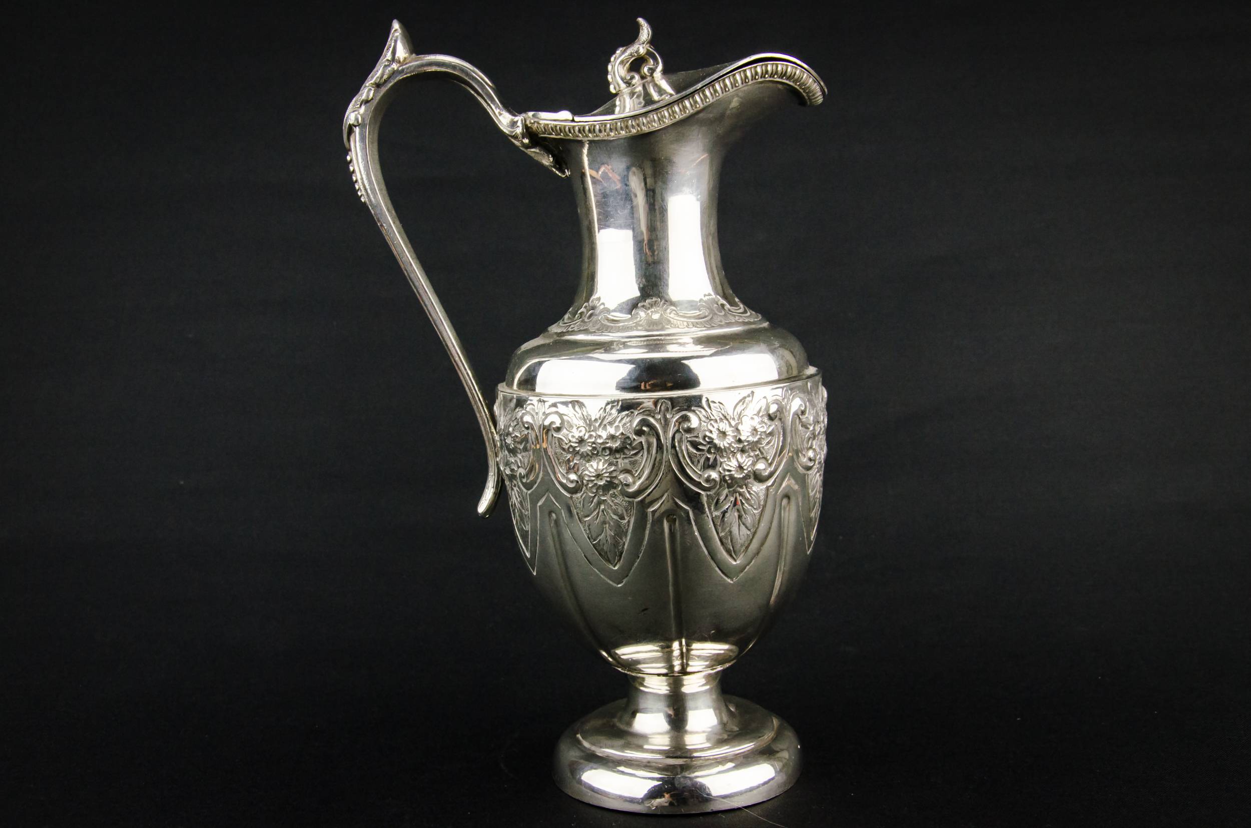 Charming Silver Plated — Silver plated metal water jug 2