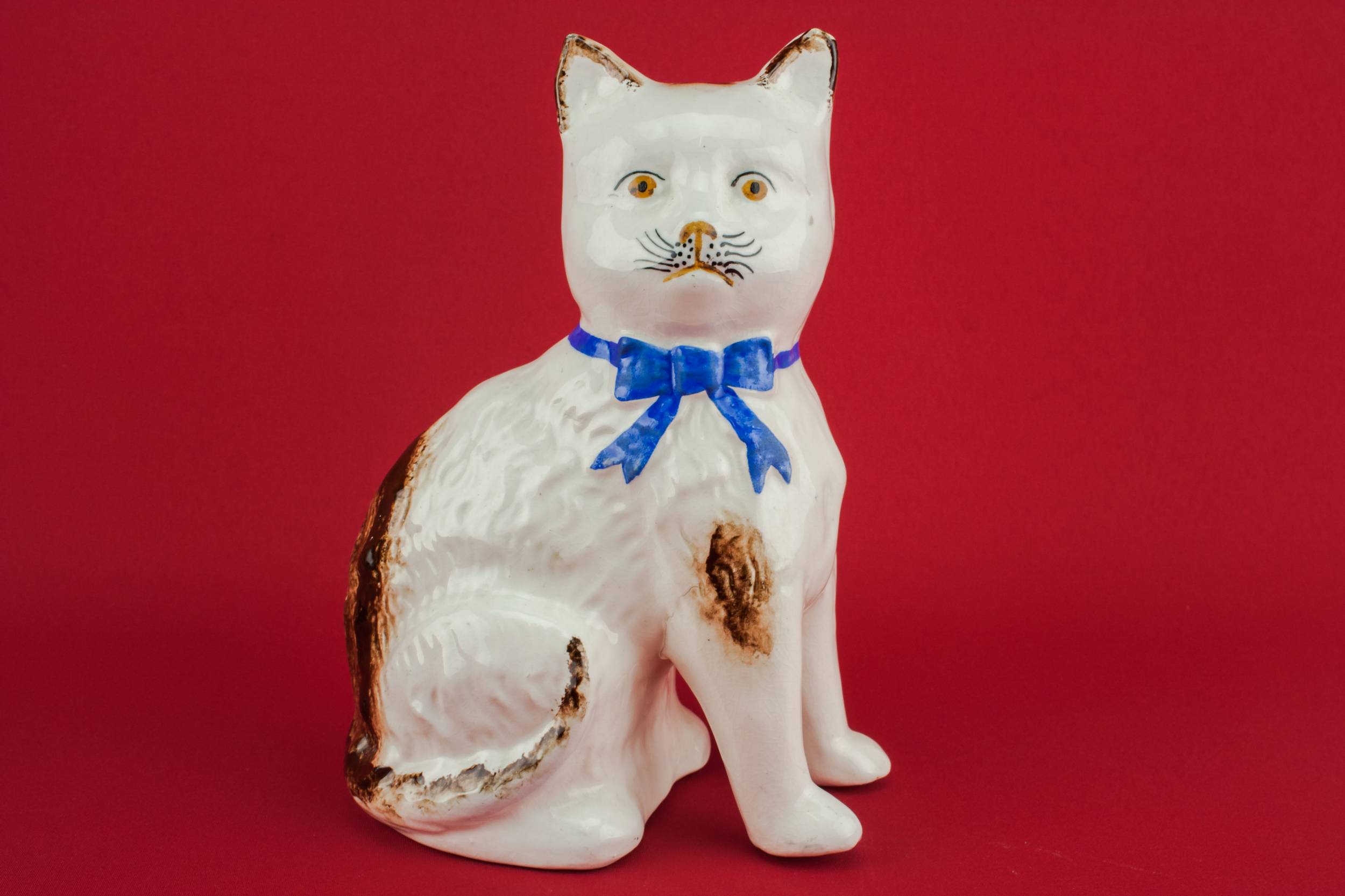 Cat Fugures Mantle — 2 ceramic cat figures 2