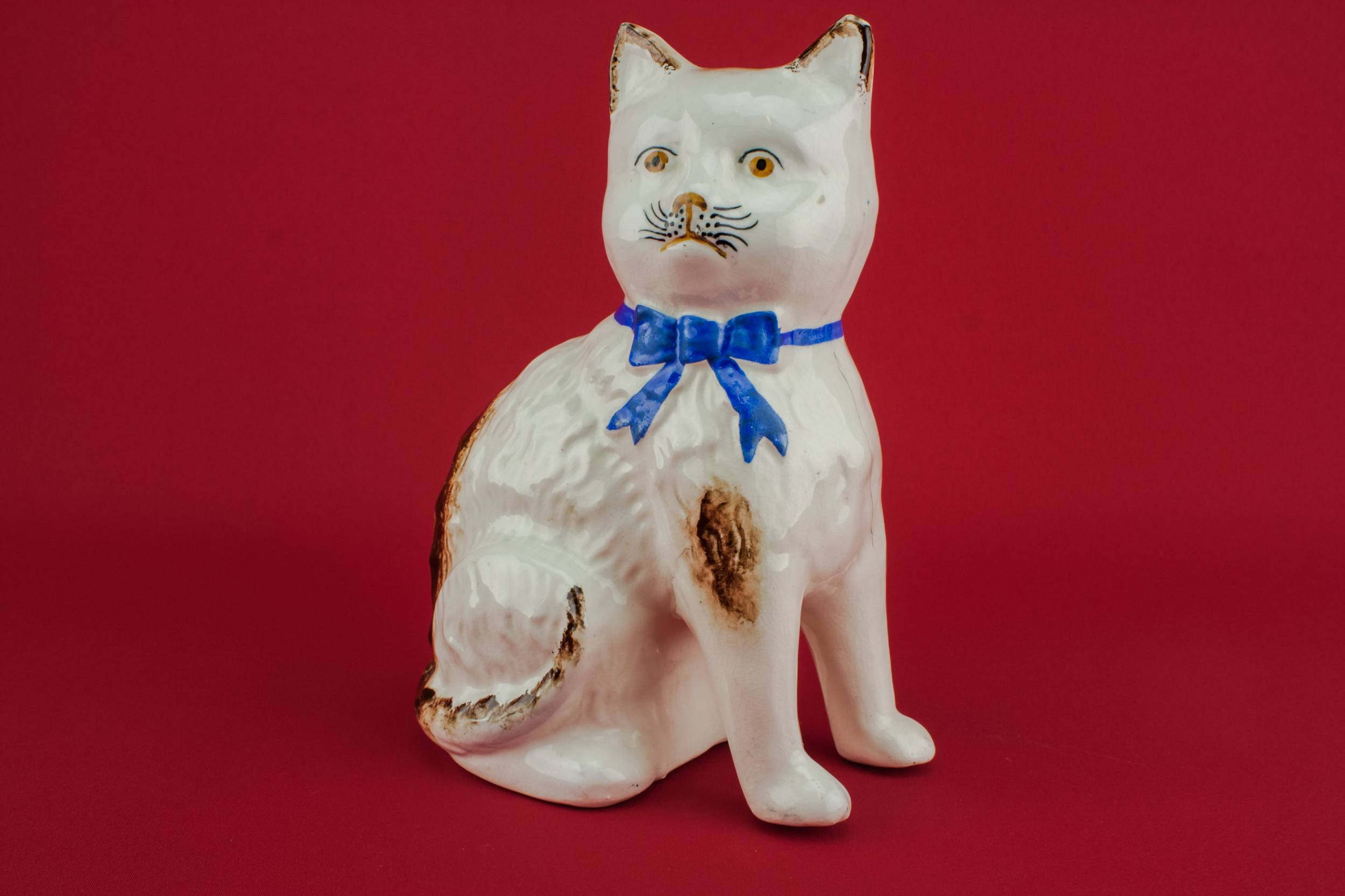 Cat Fugures Mantle — 2 ceramic cat figures 5
