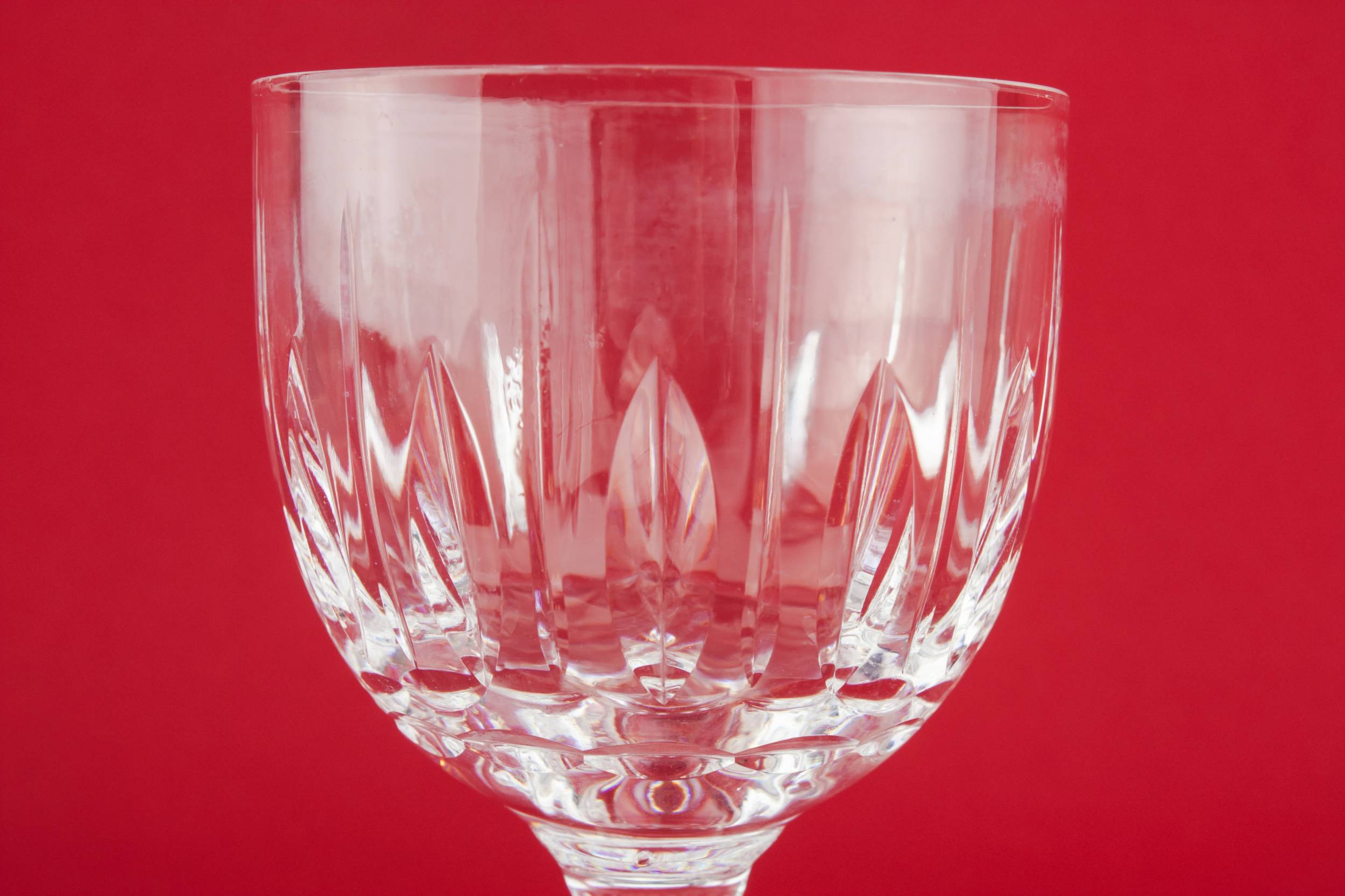 Crystal Cut Serving — 6 crystal wine glasses 2