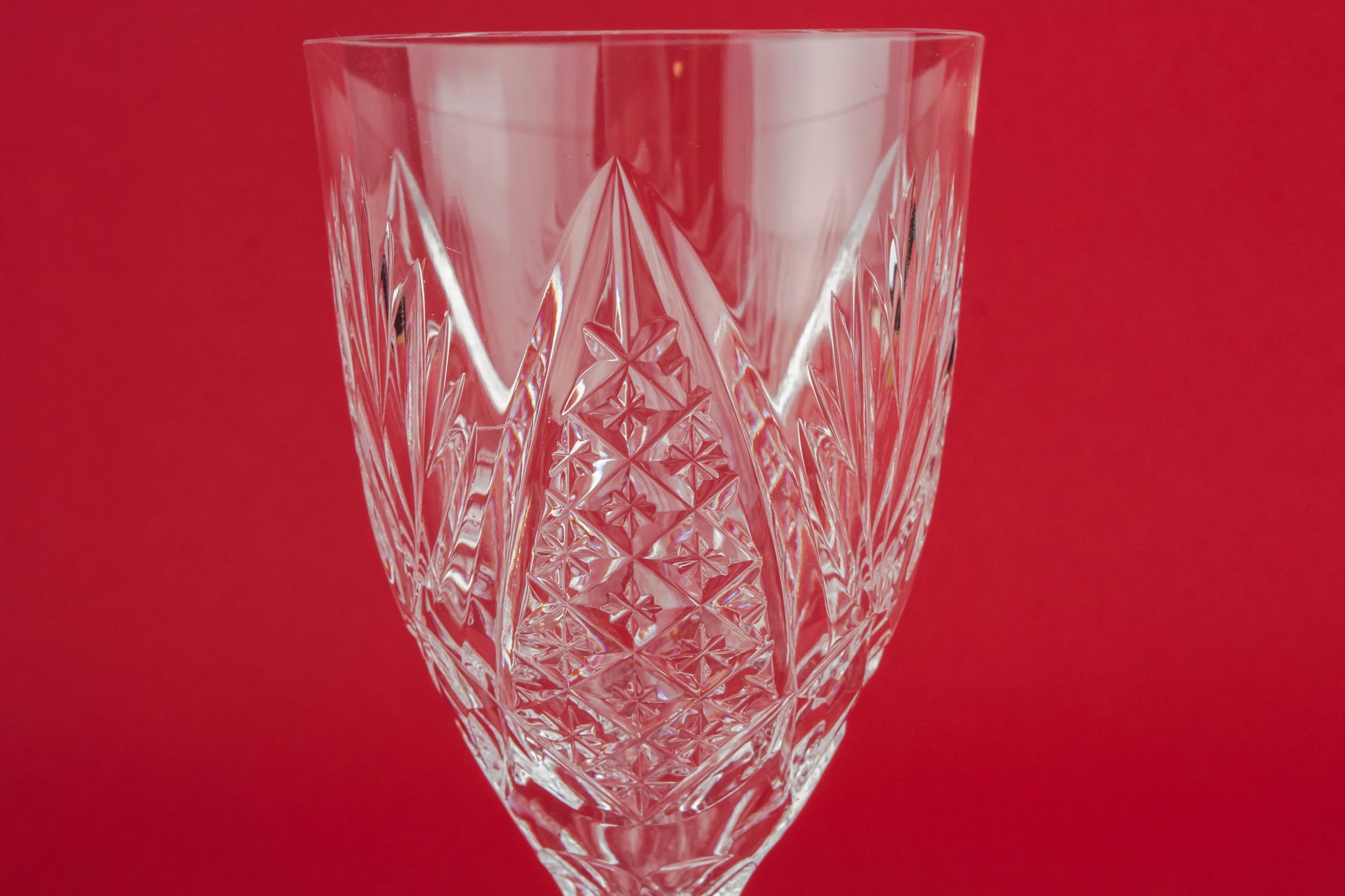 Modernist Medium Crosshatch — 2 medium wine glasses 2